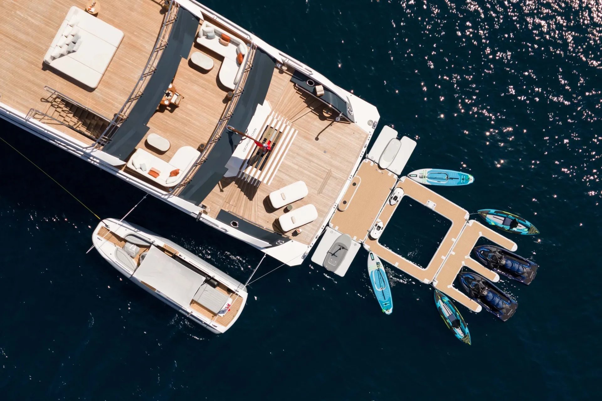 QU2 yacht detail photo