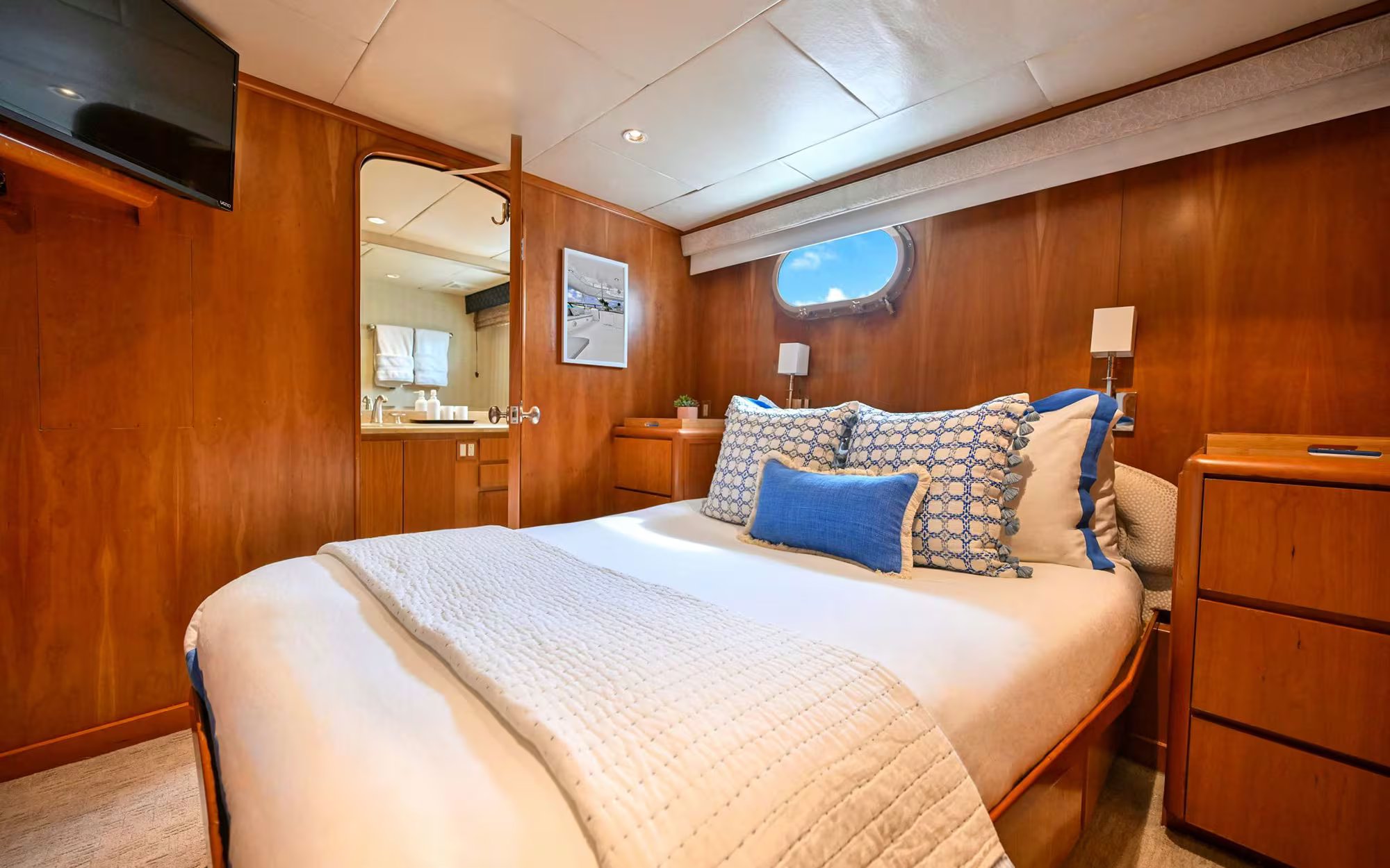 BIRDY yacht detail photo