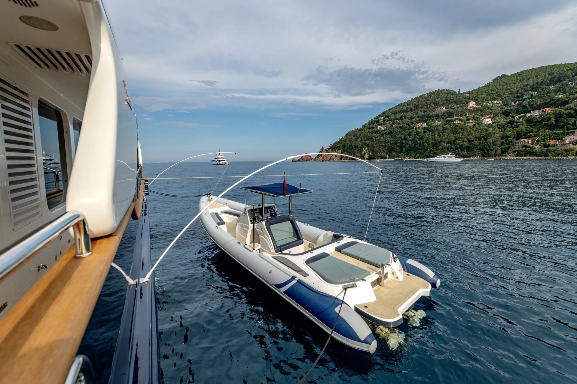 SEA BLUEZ yacht detail photo