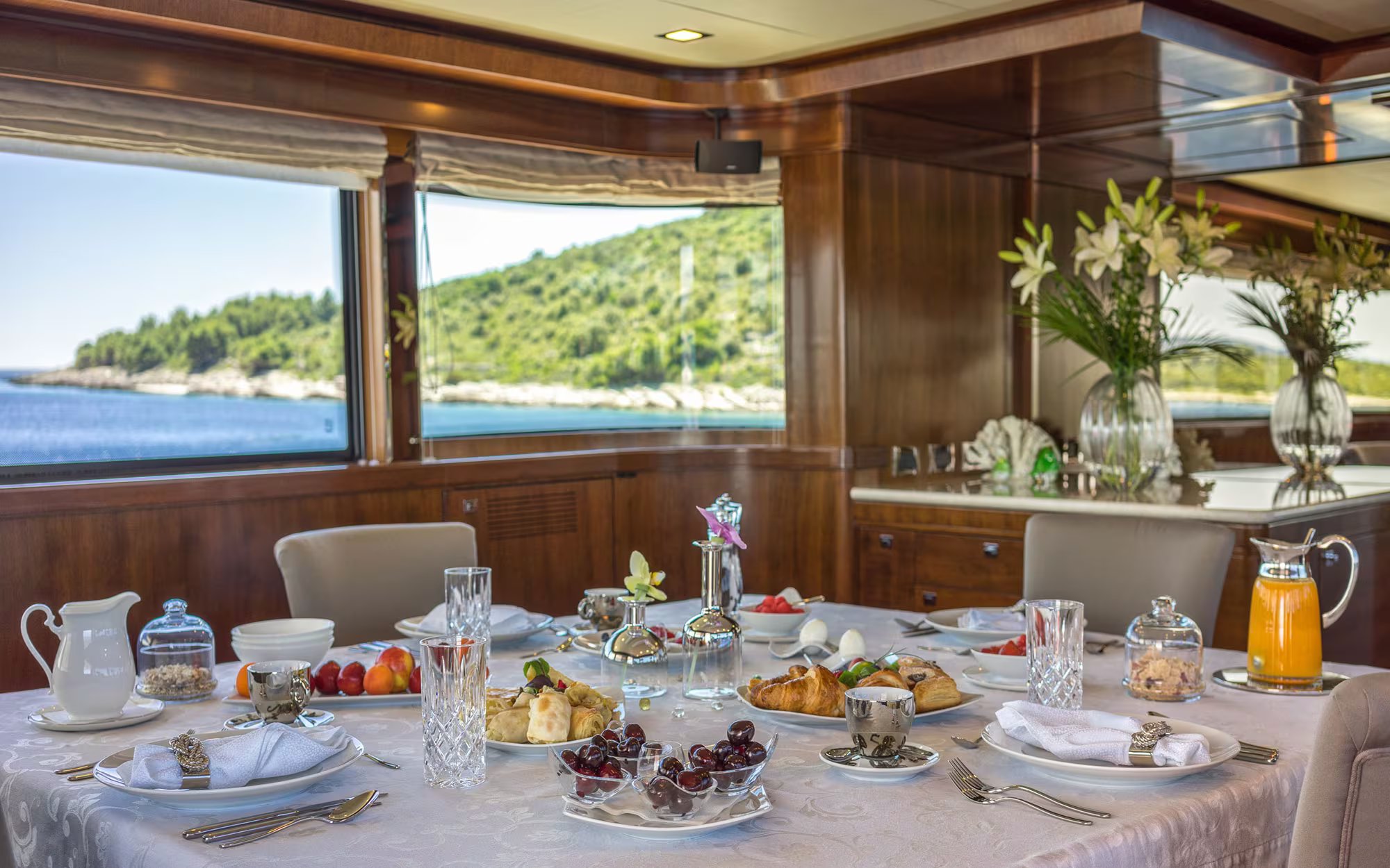 SEVENTH SENSE yacht detail photo