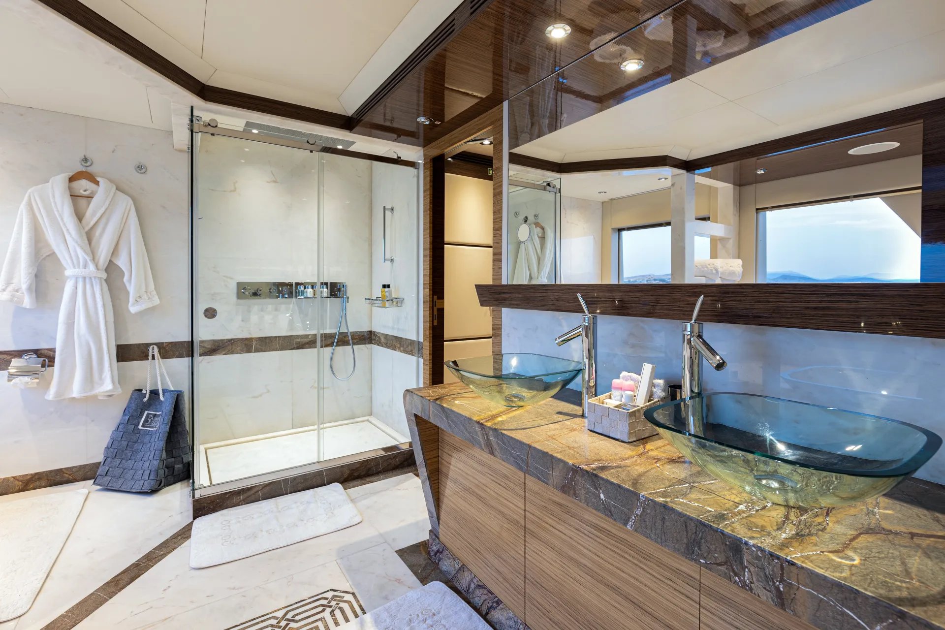 I SEA yacht detail photo
