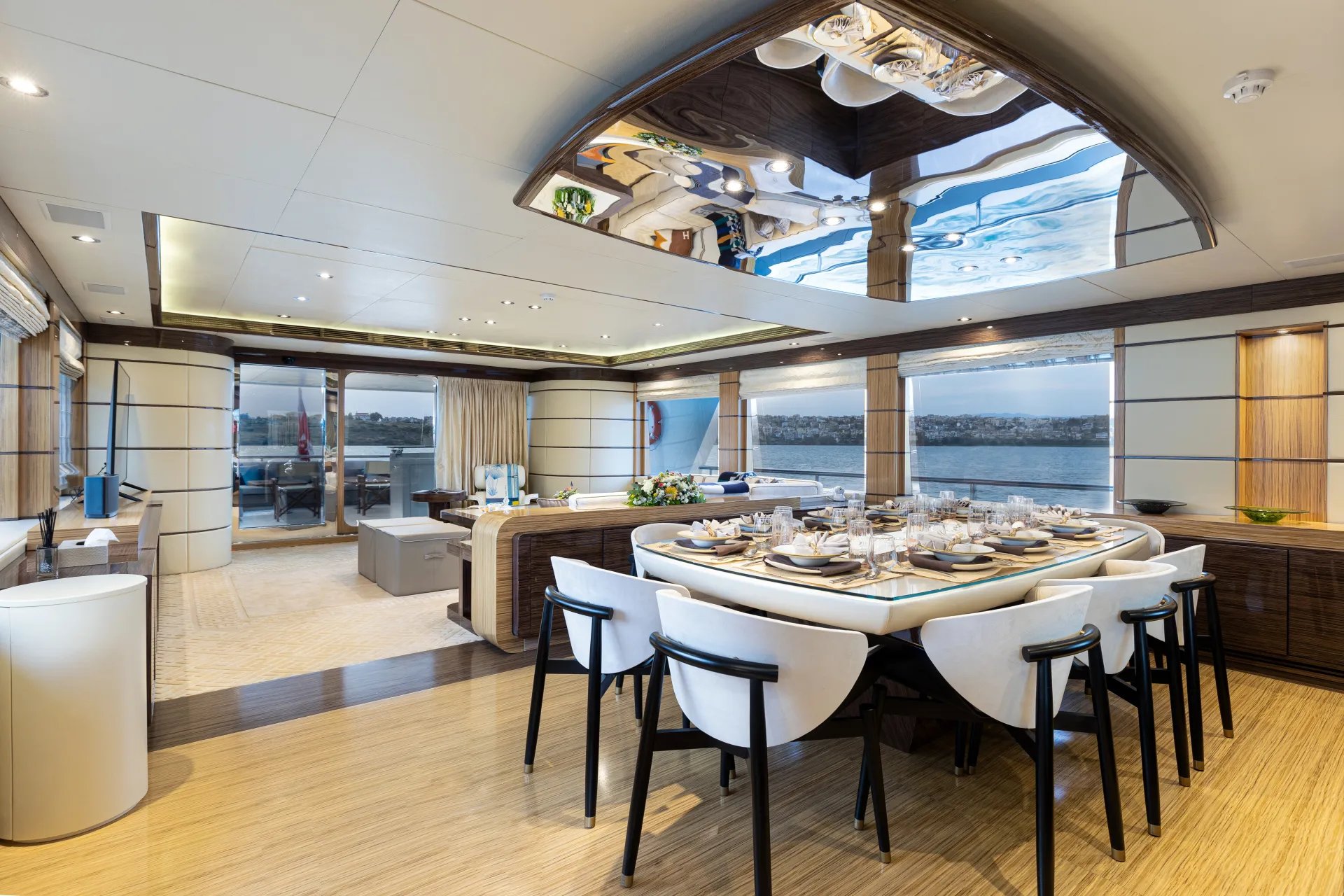 I SEA yacht detail photo