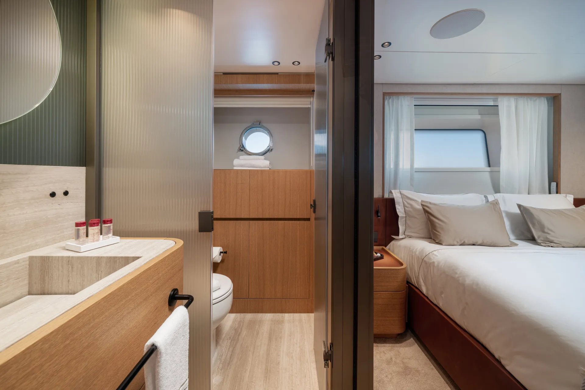 INVICTUS yacht detail photo