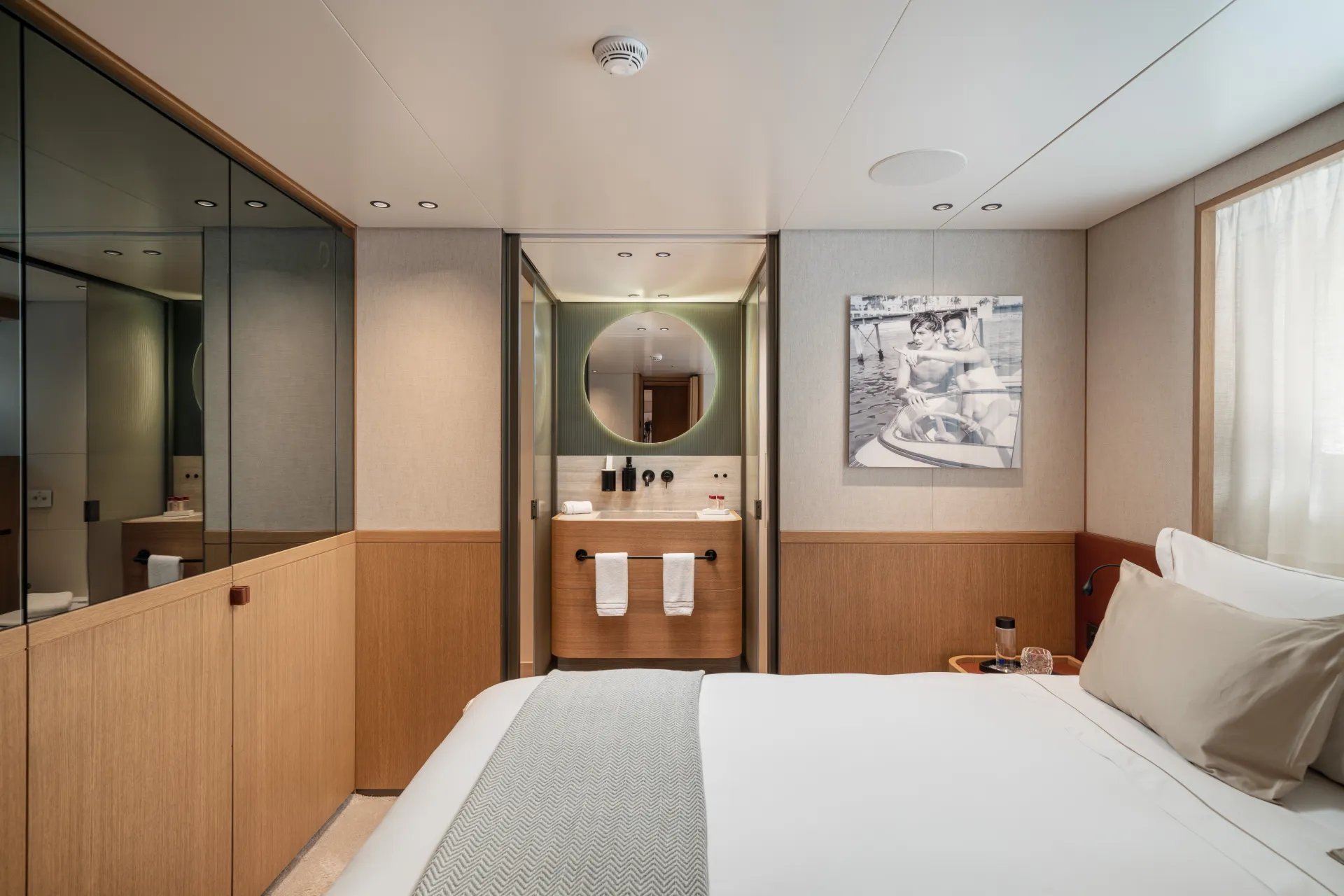 INVICTUS yacht detail photo