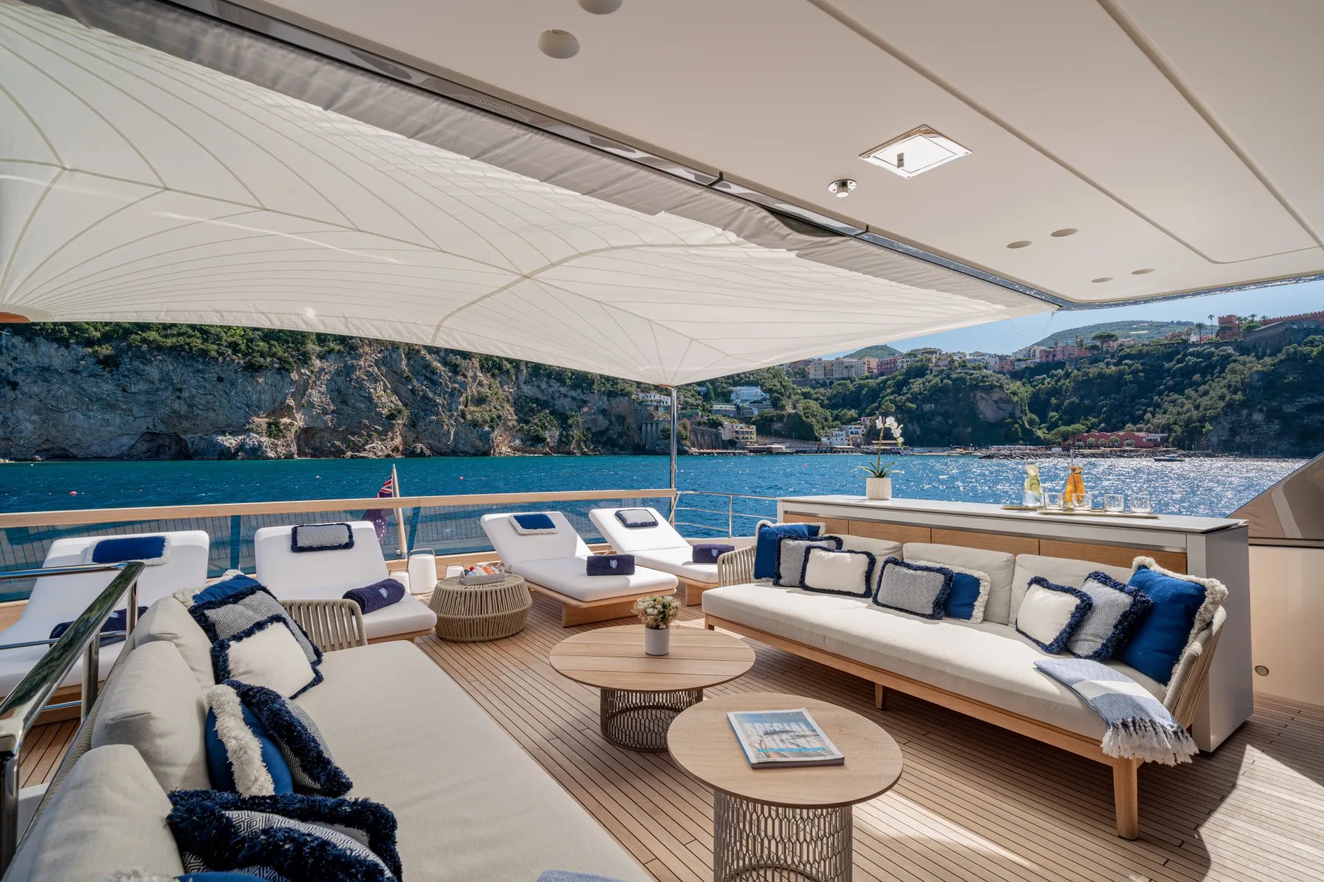 INVICTUS beach club