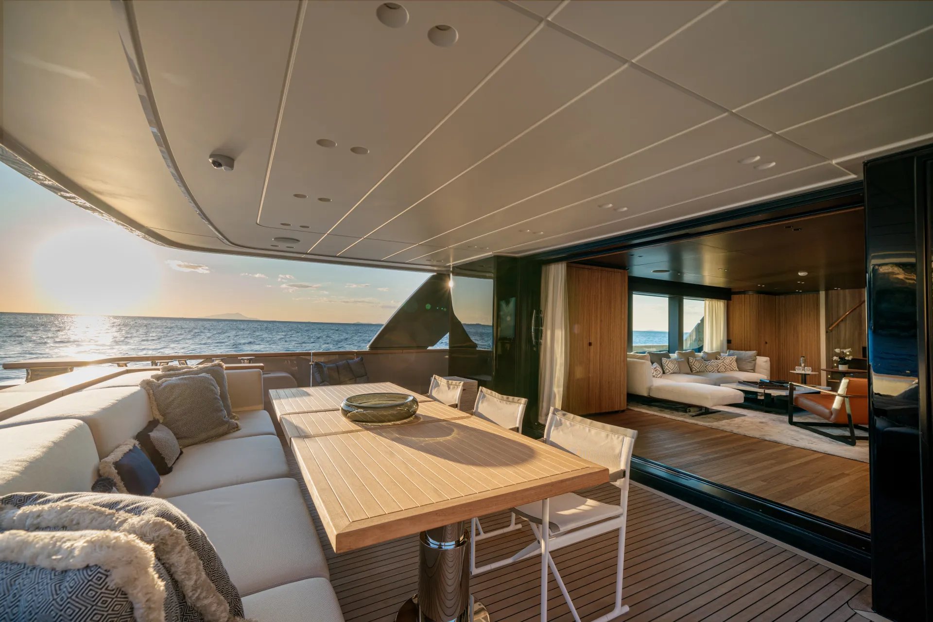 INVICTUS yacht detail photo
