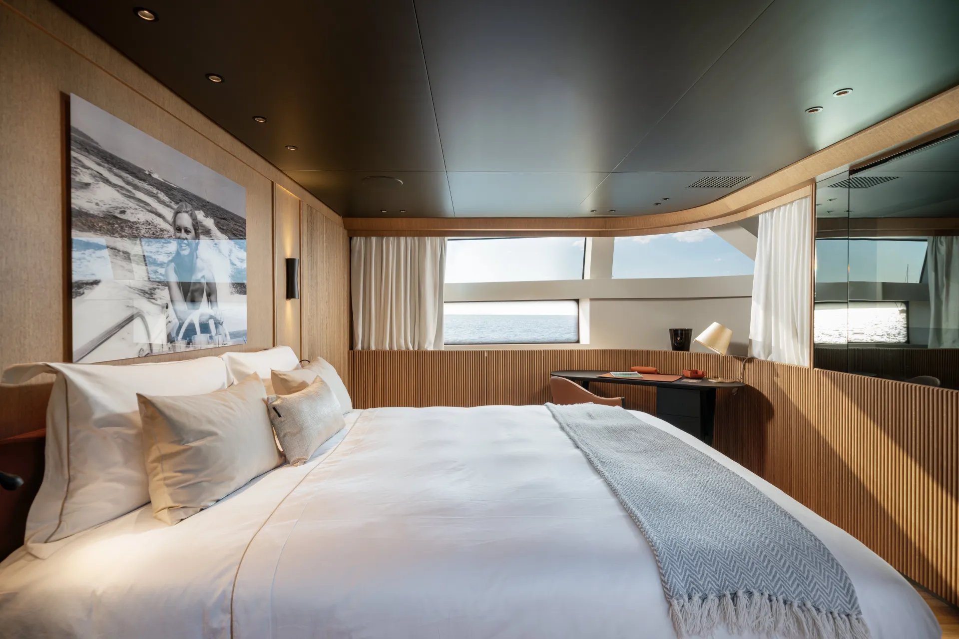 INVICTUS yacht detail photo