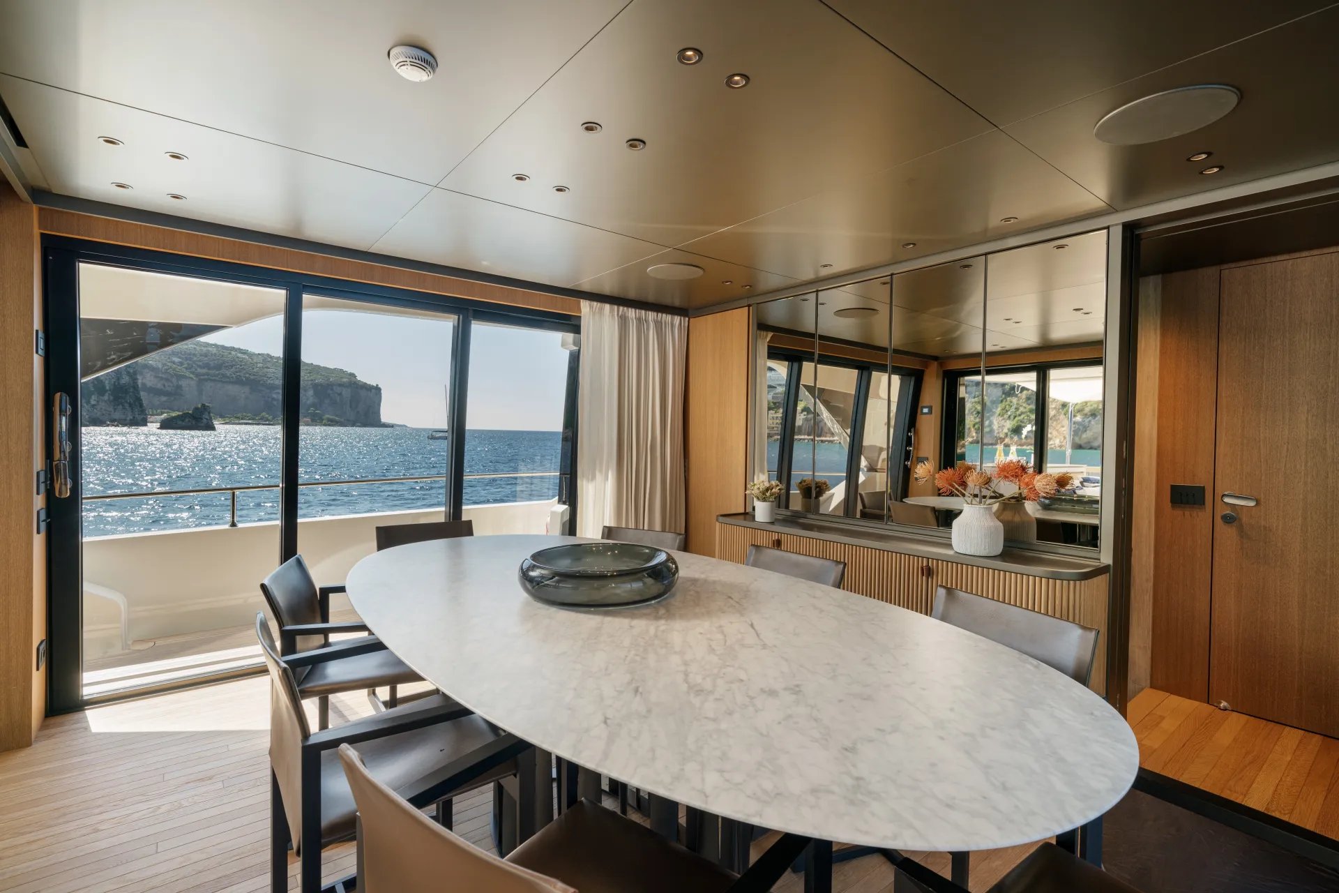 INVICTUS yacht detail photo
