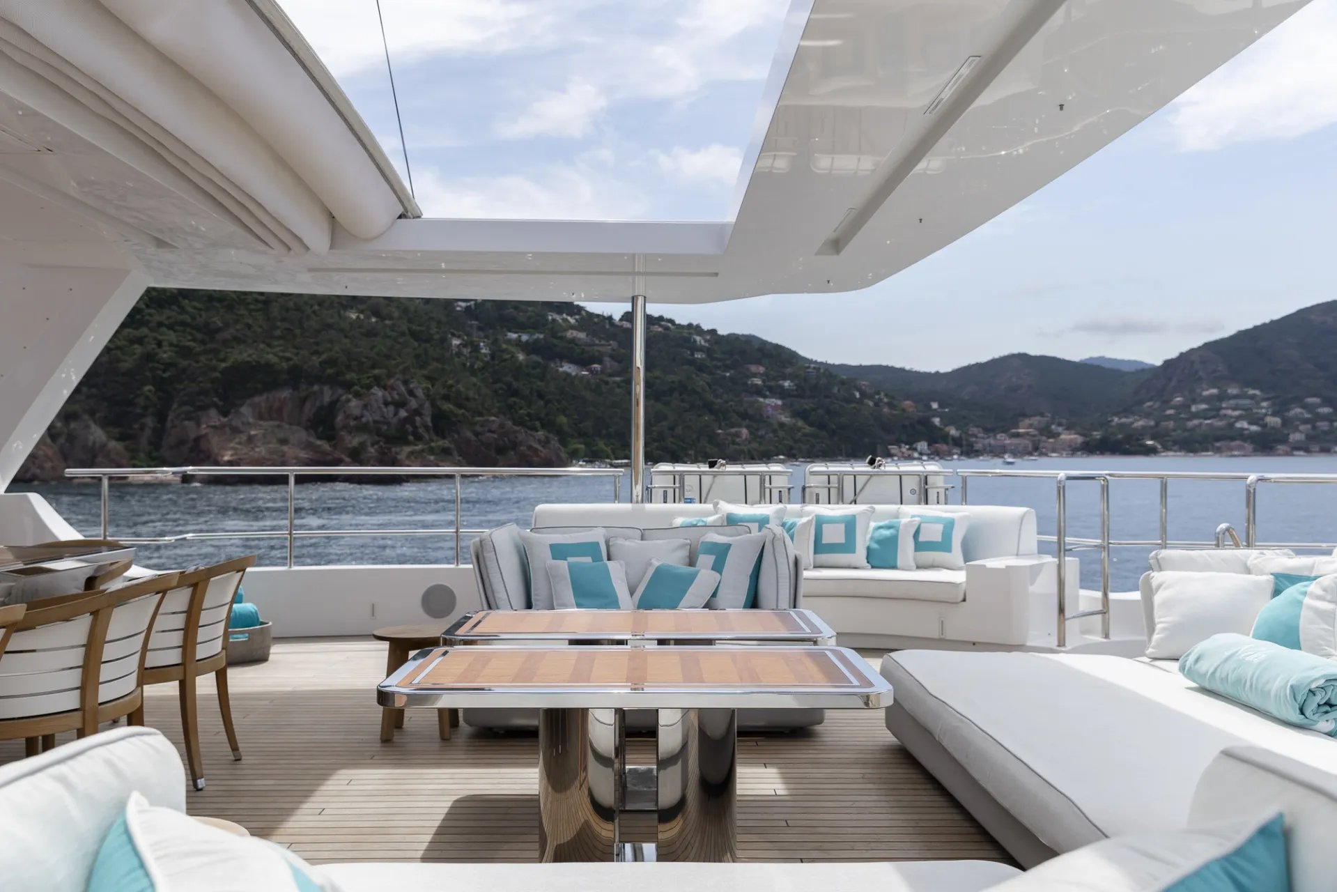 NELA yacht detail photo