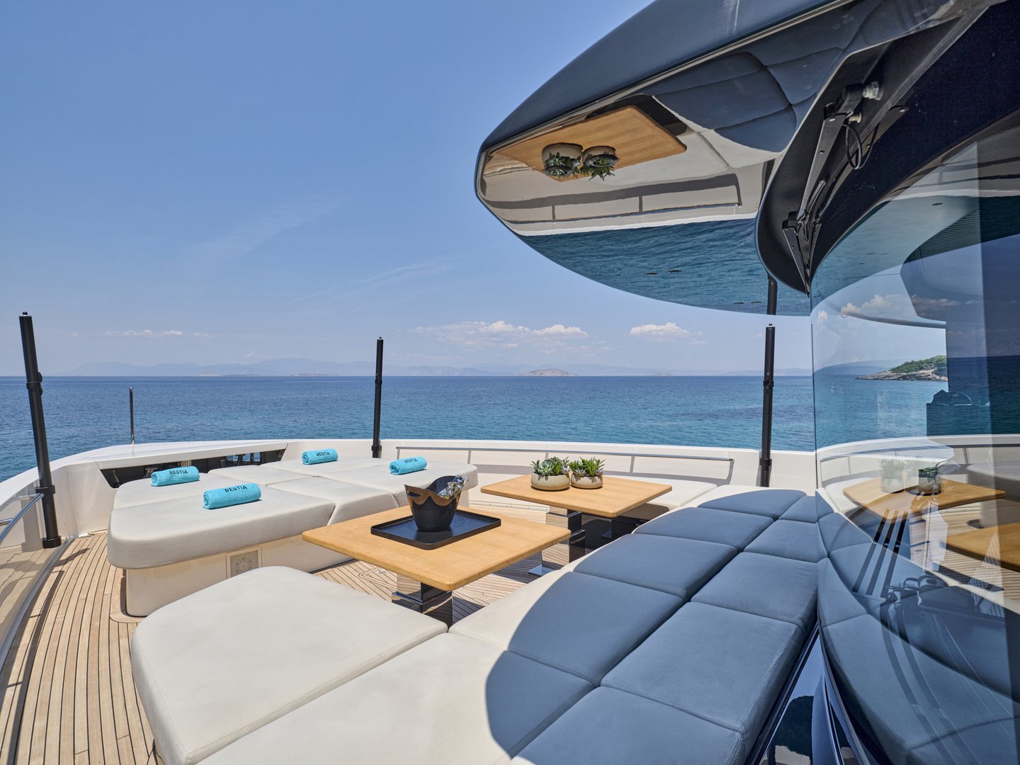 BESTIA yacht detail photo