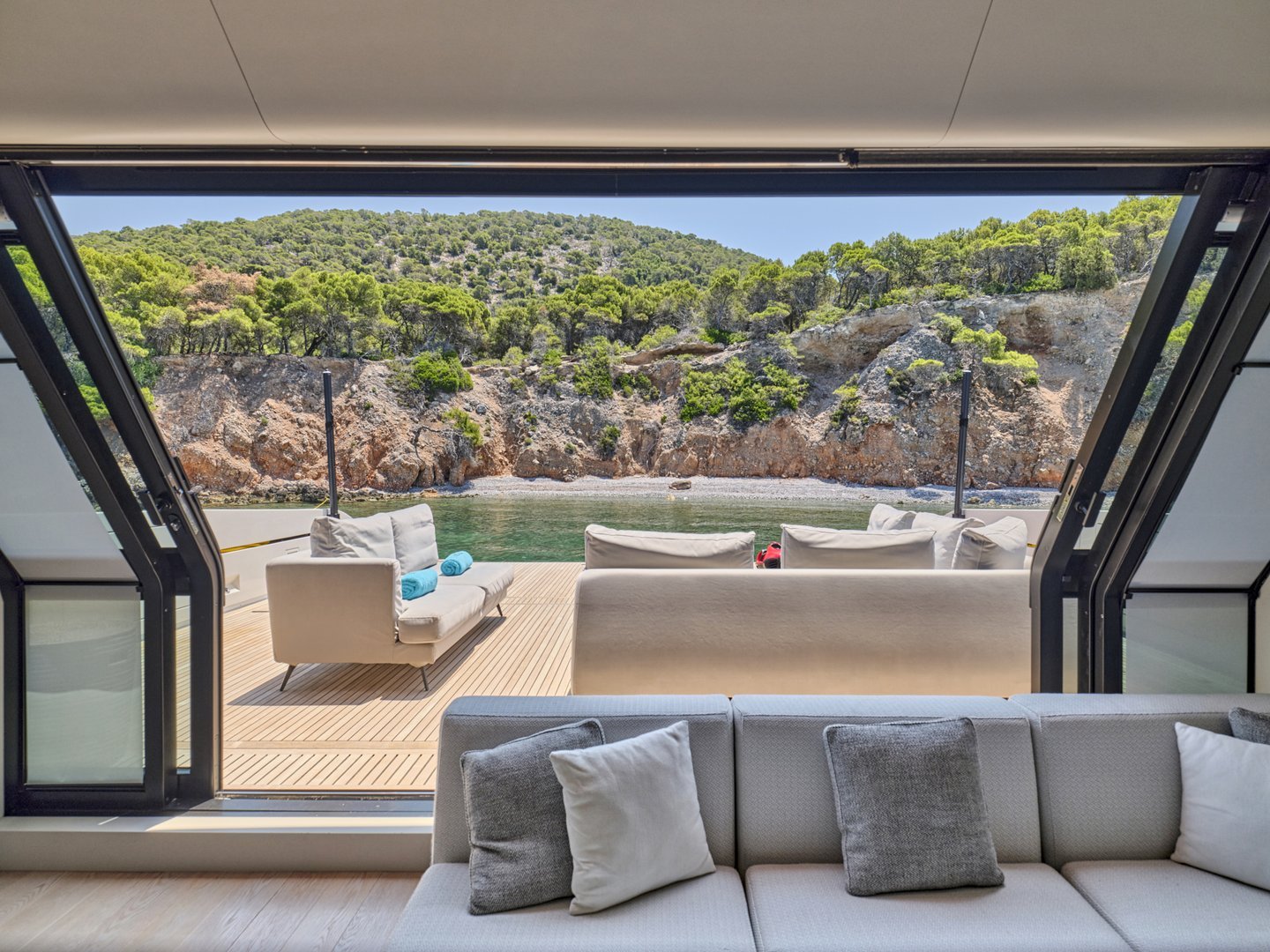BESTIA yacht detail photo