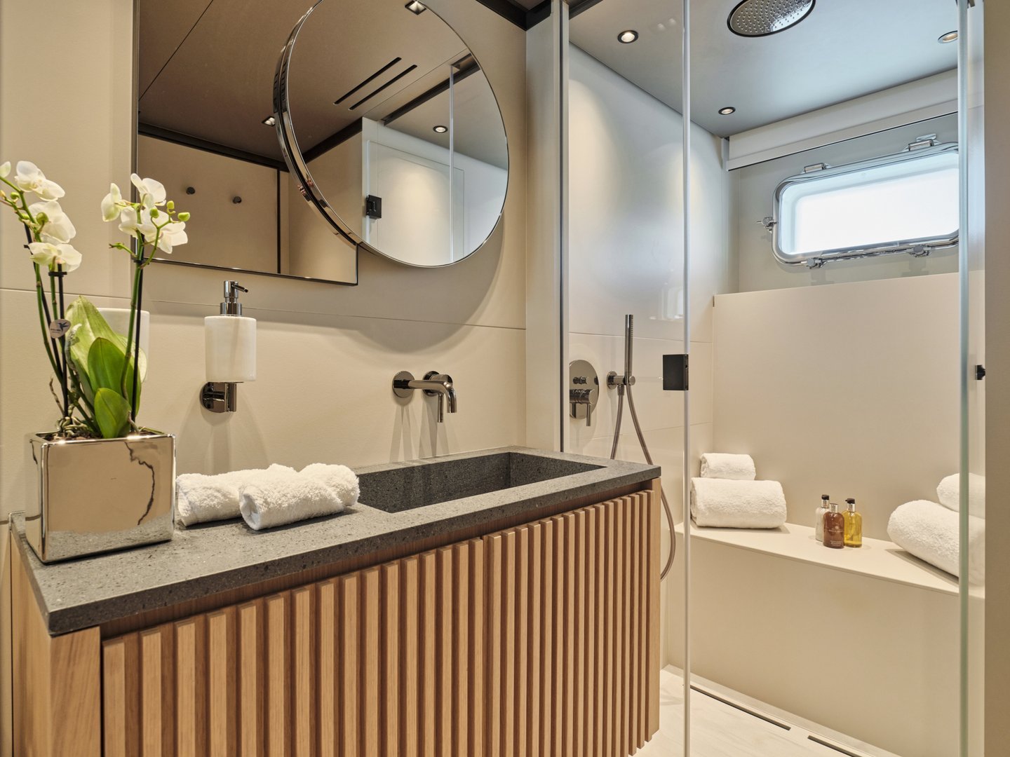BESTIA yacht detail photo