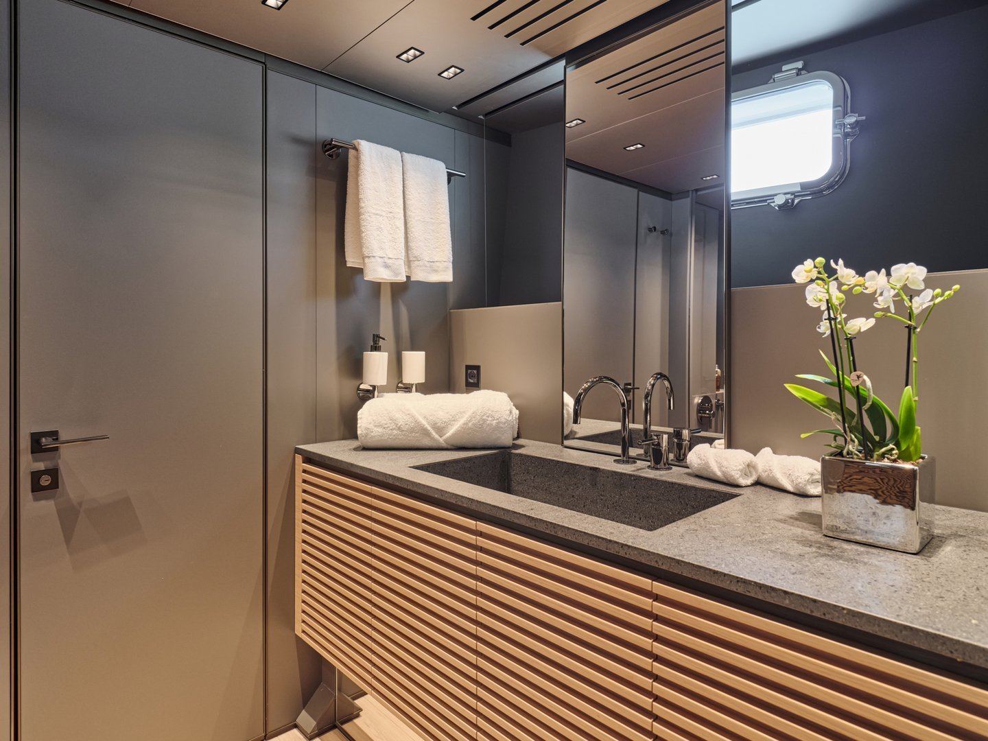 BESTIA yacht detail photo