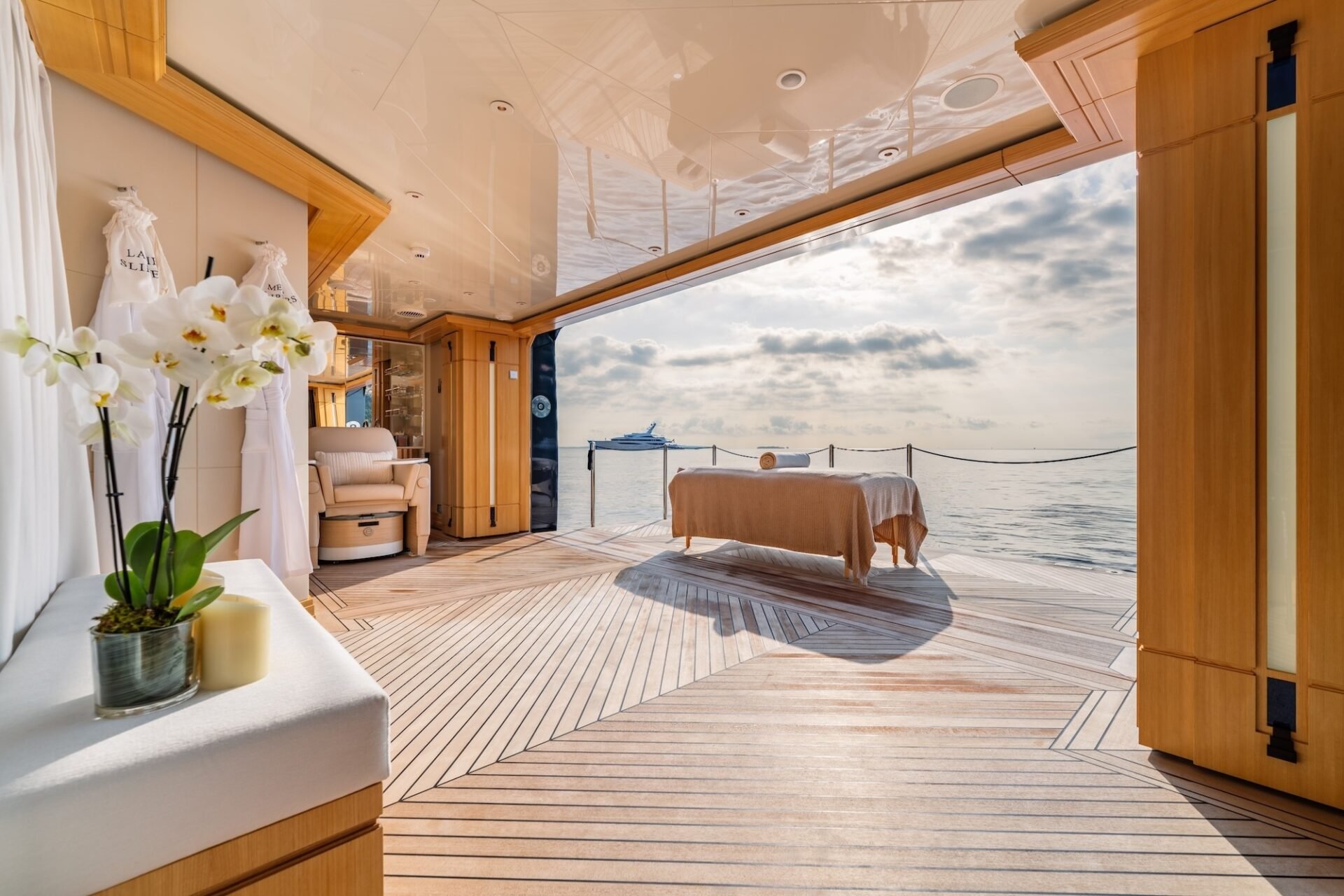 ARIENCE yacht detail photo