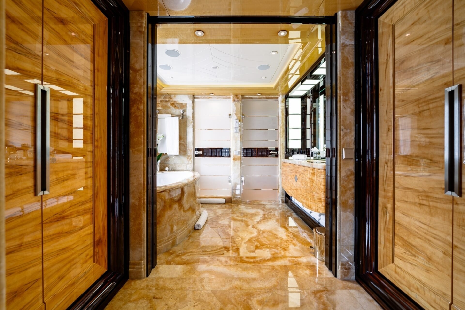 ARIENCE yacht detail photo