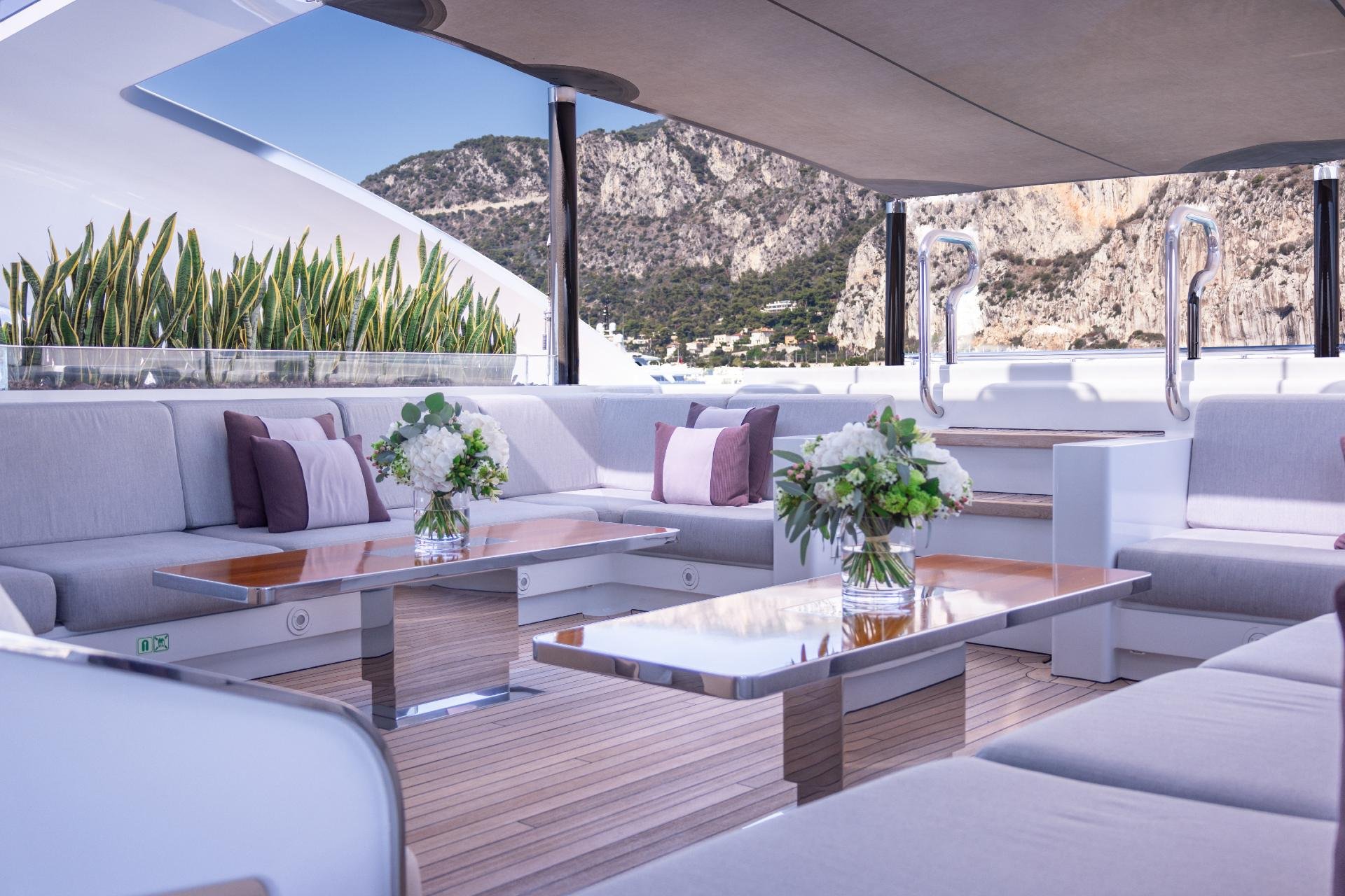 ILLUSION yacht detail photo