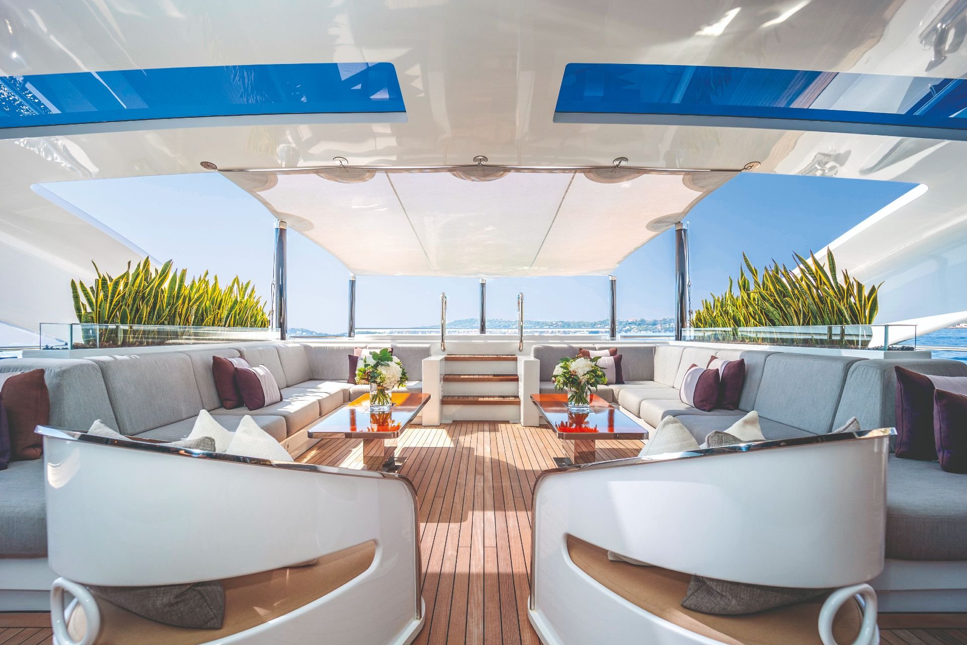 ILLUSION yacht detail photo