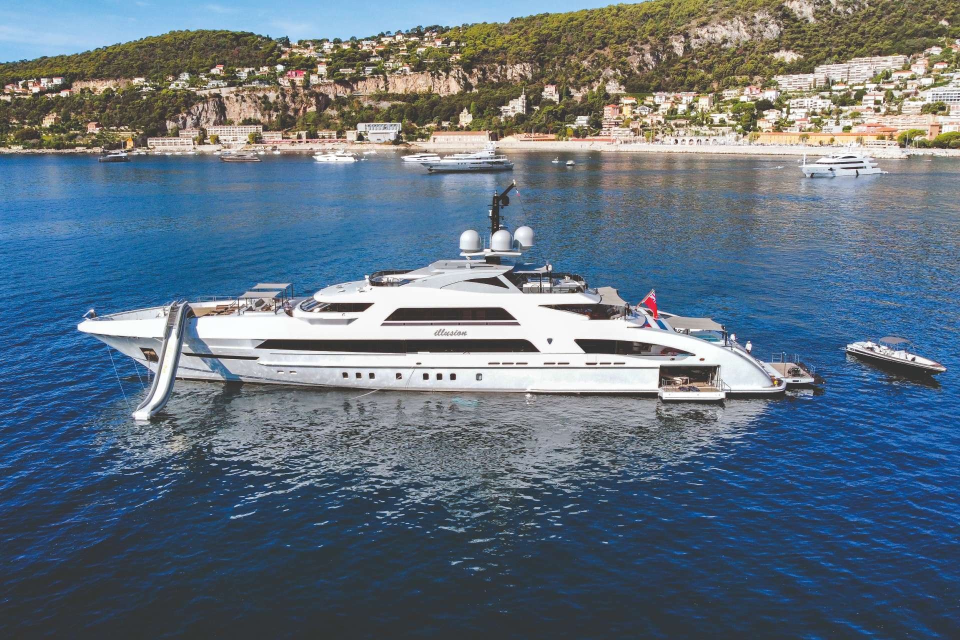 ILLUSION yacht exterior profile