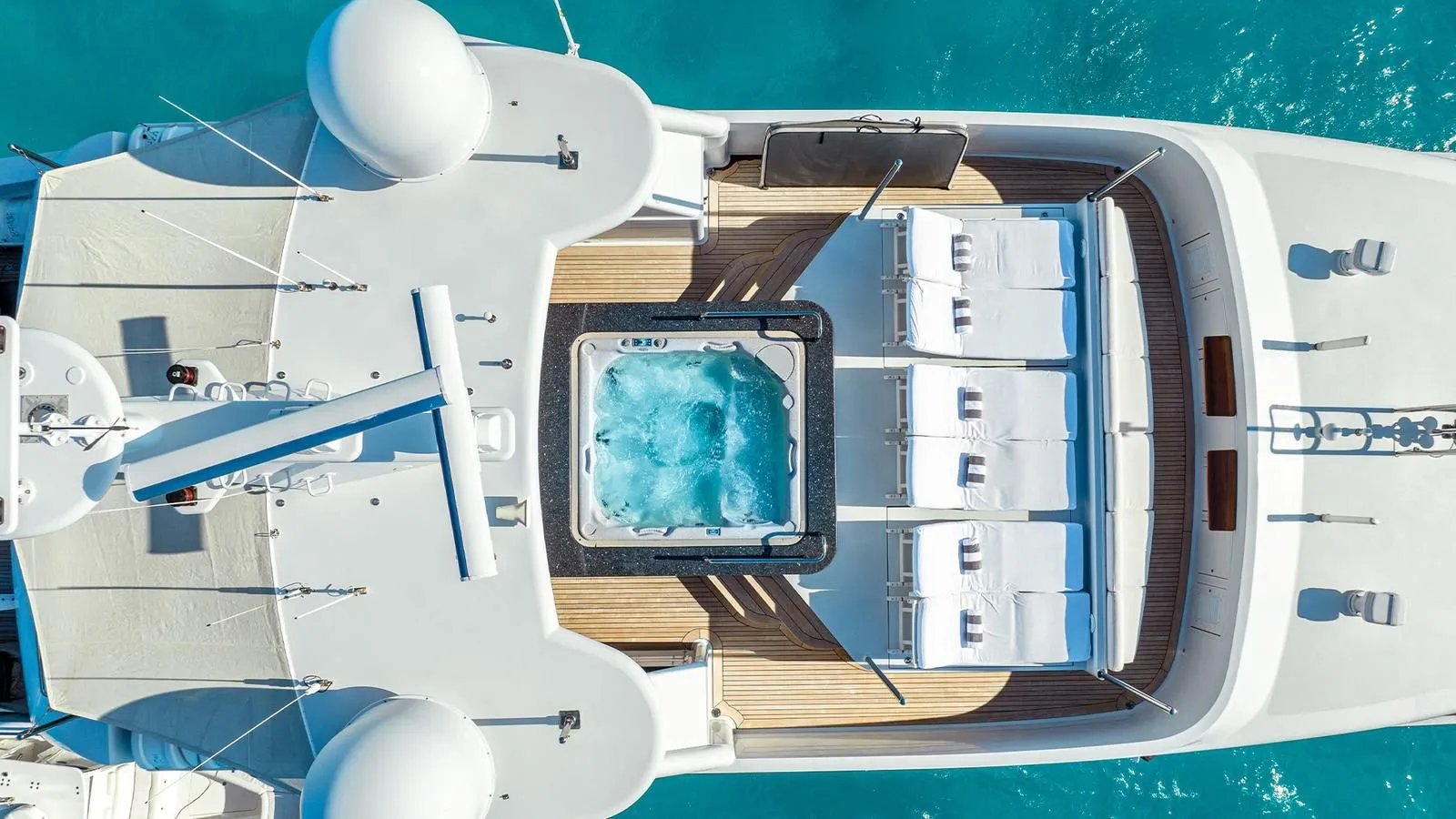 LEVERAGE yacht detail photo