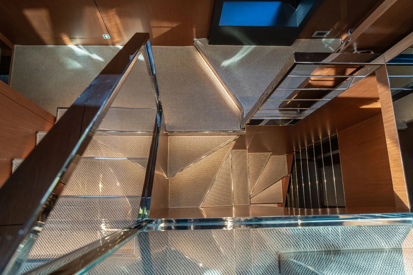 BEYOND BEYOND yacht detail photo