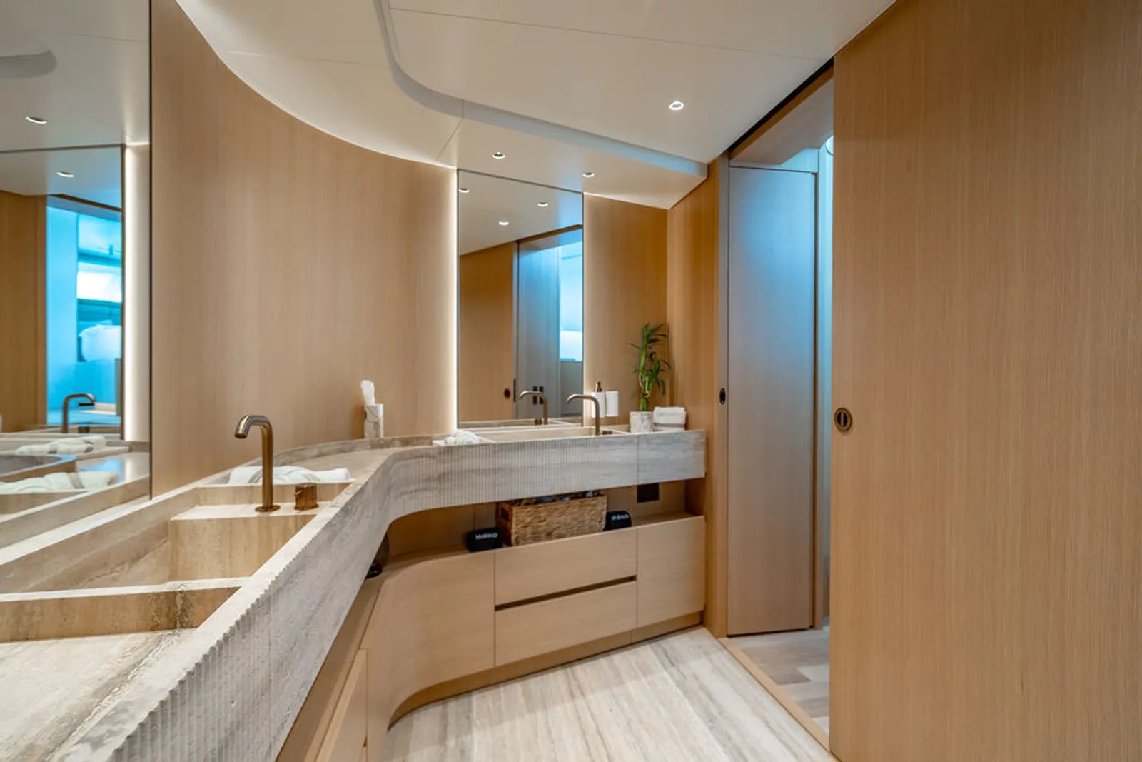 LAILA yacht detail photo
