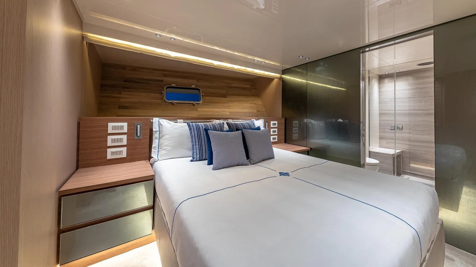 NO MATTER WHAT yacht detail photo