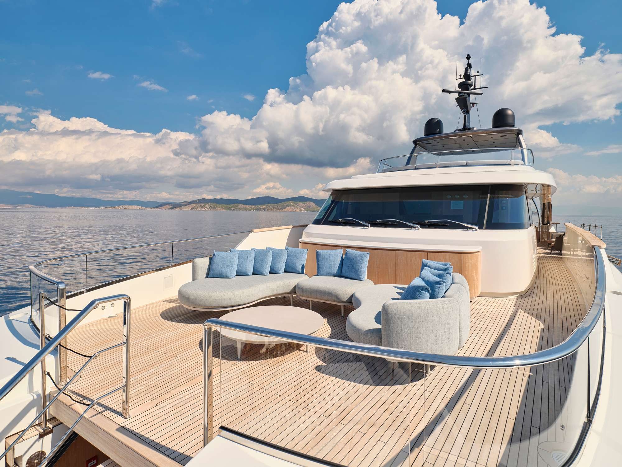 K2 yacht detail photo
