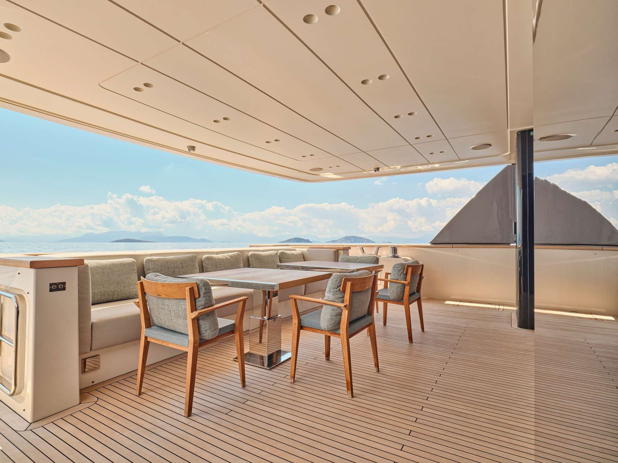 K2 yacht detail photo