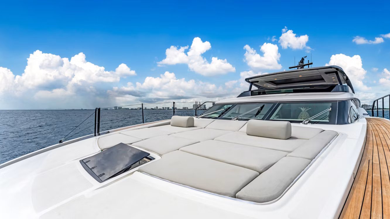 NOTYNOG sundeck lounge