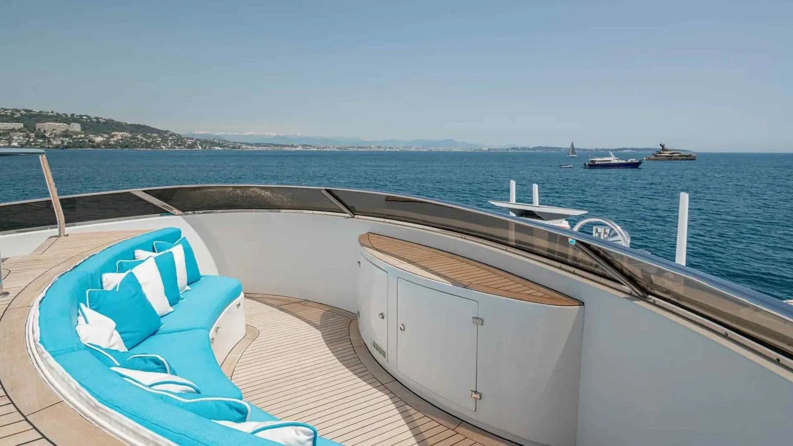 BANG! yacht detail photo