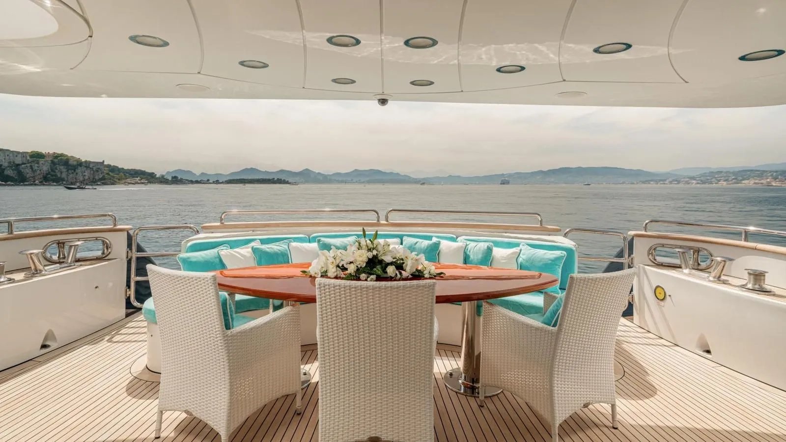 BANG! yacht detail photo