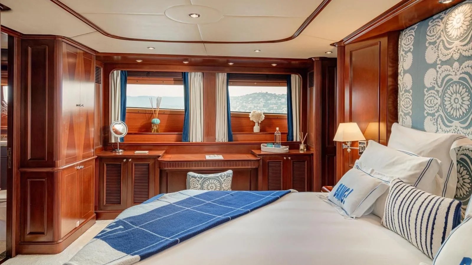 BANG! yacht detail photo
