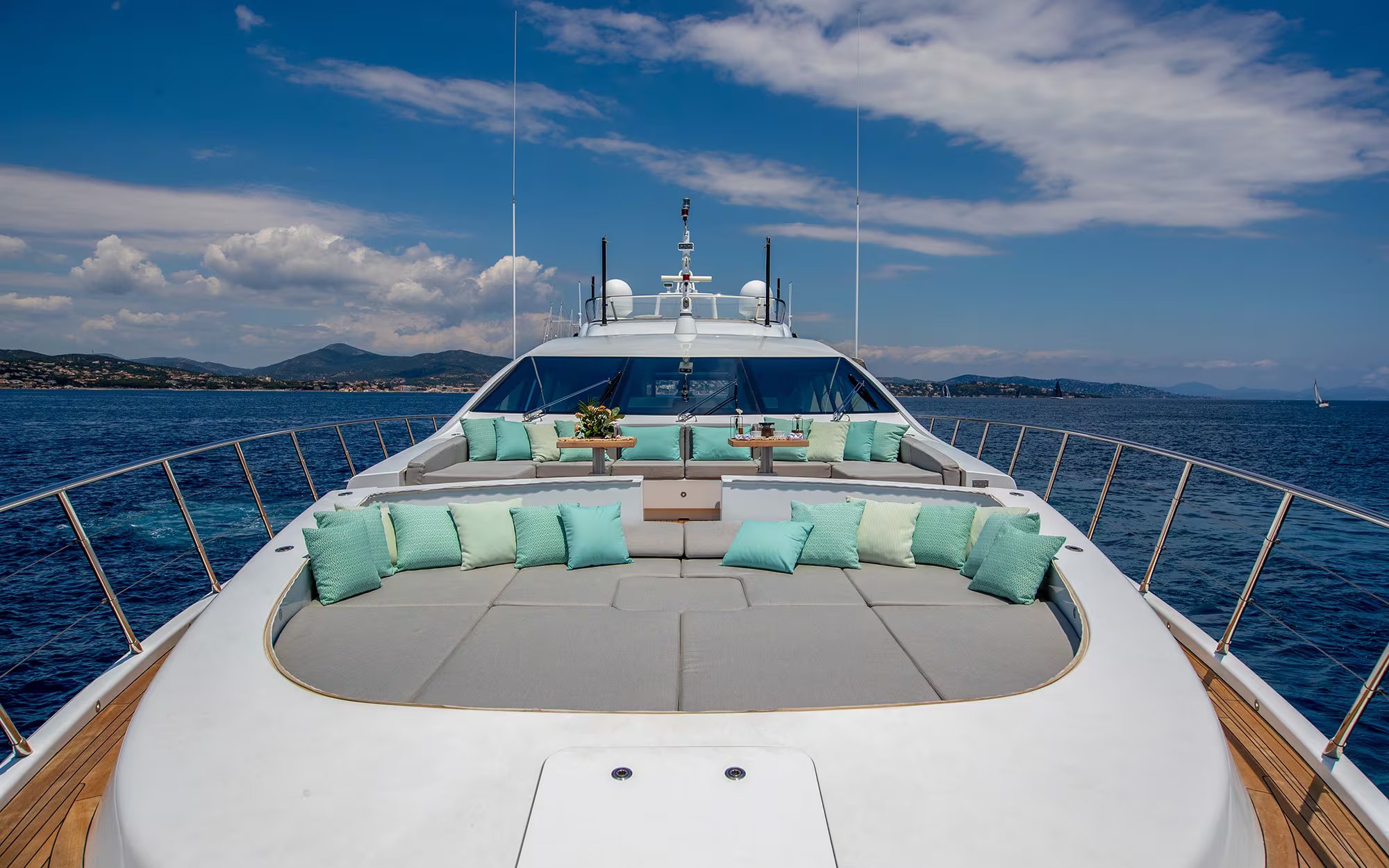 IARY yacht detail photo