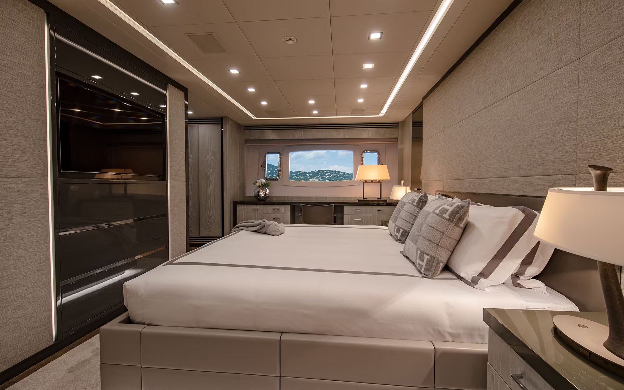 IARY yacht detail photo