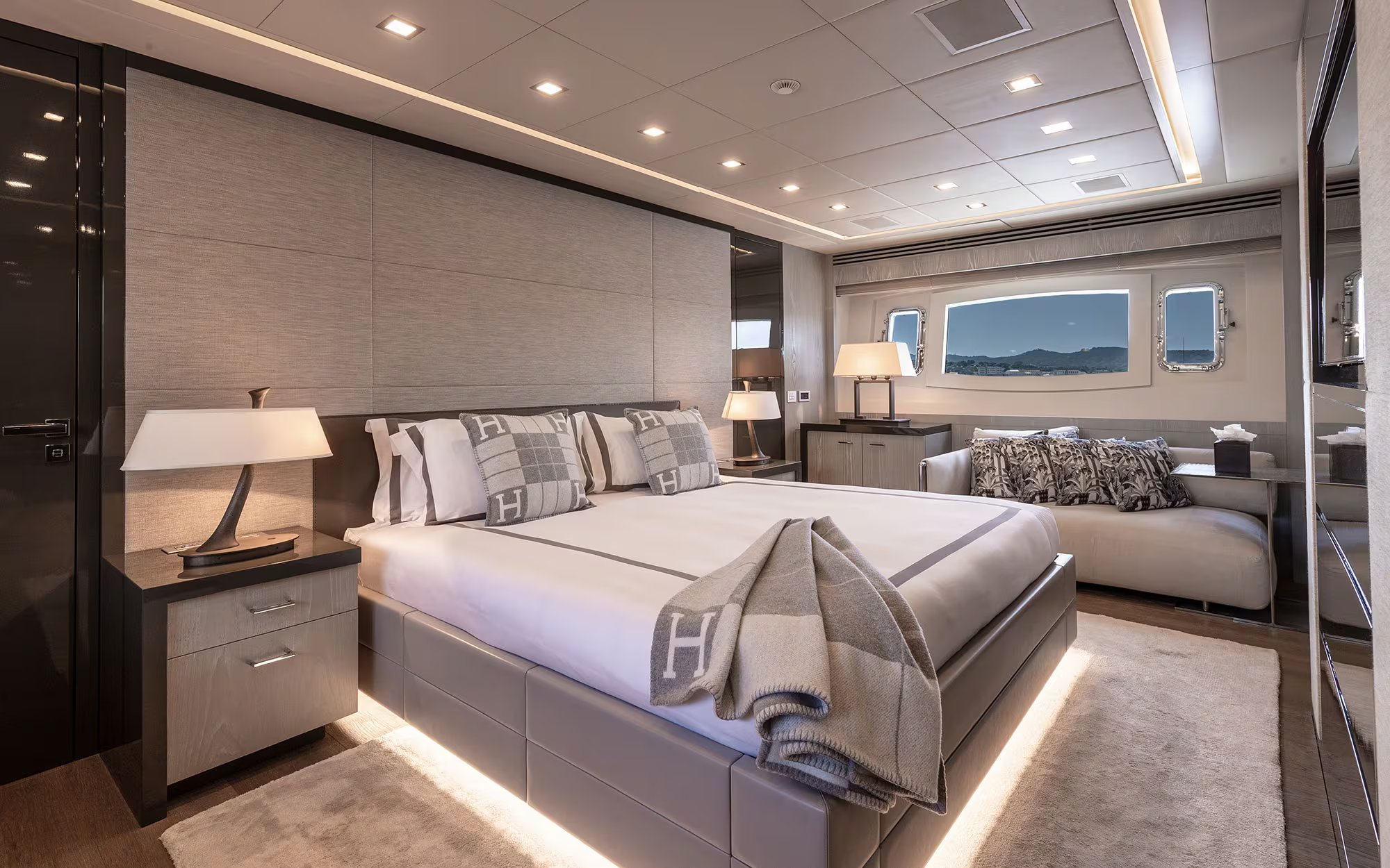 IARY yacht detail photo