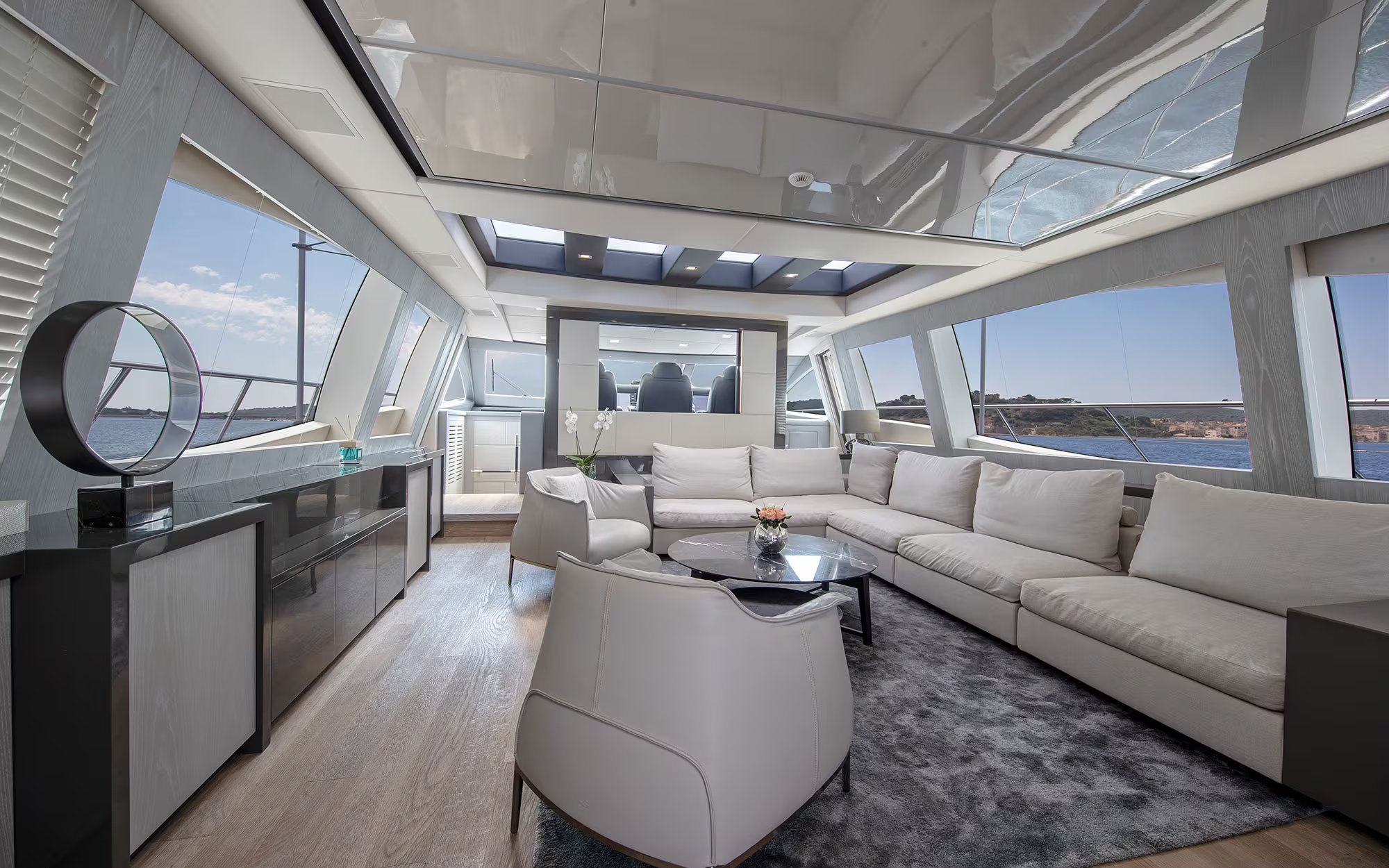 IARY yacht detail photo