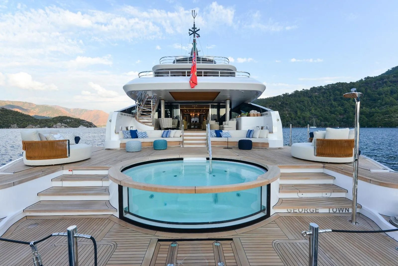 LUMIERE yacht detail photo