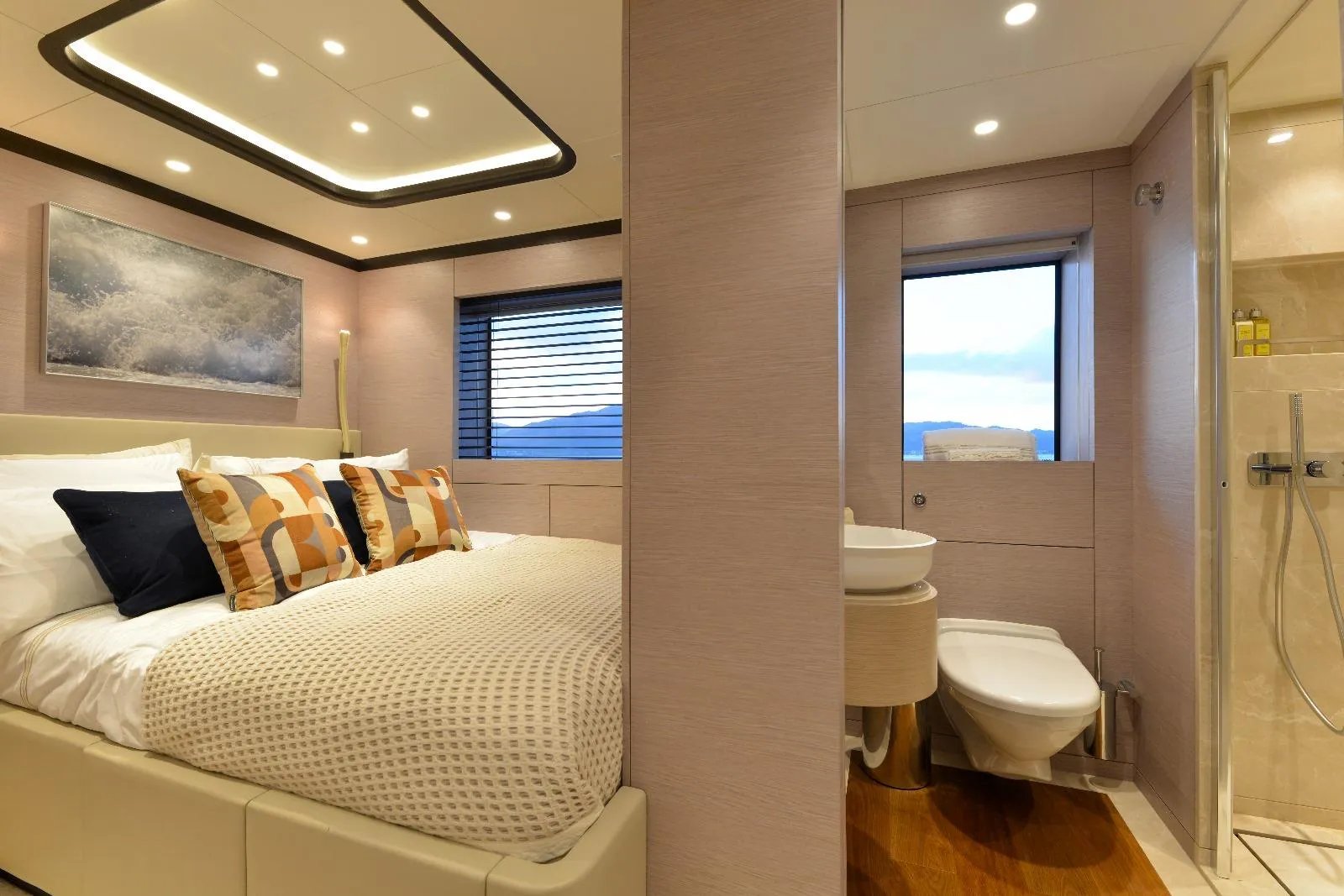 LUMIERE yacht detail photo