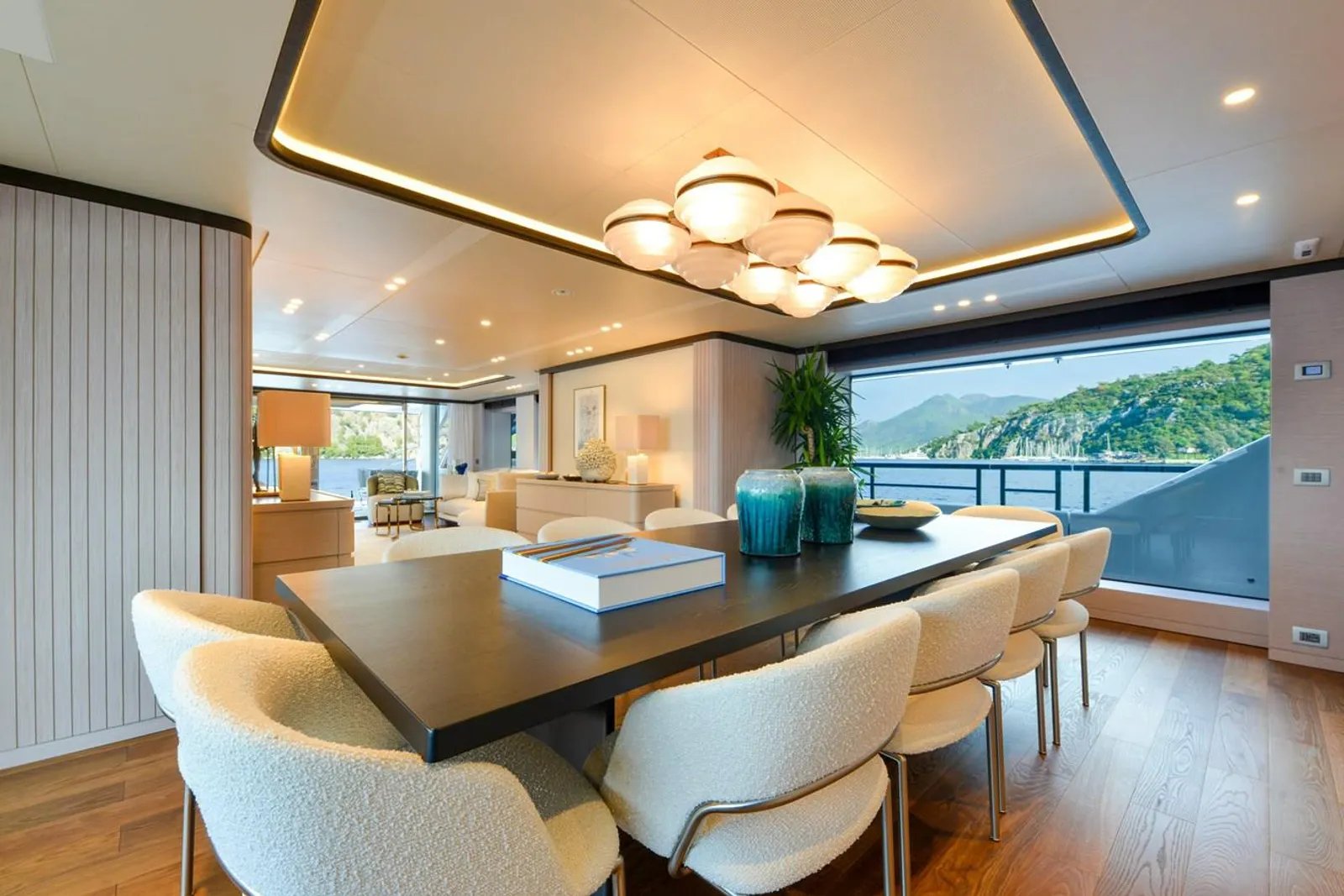 LUMIERE yacht detail photo
