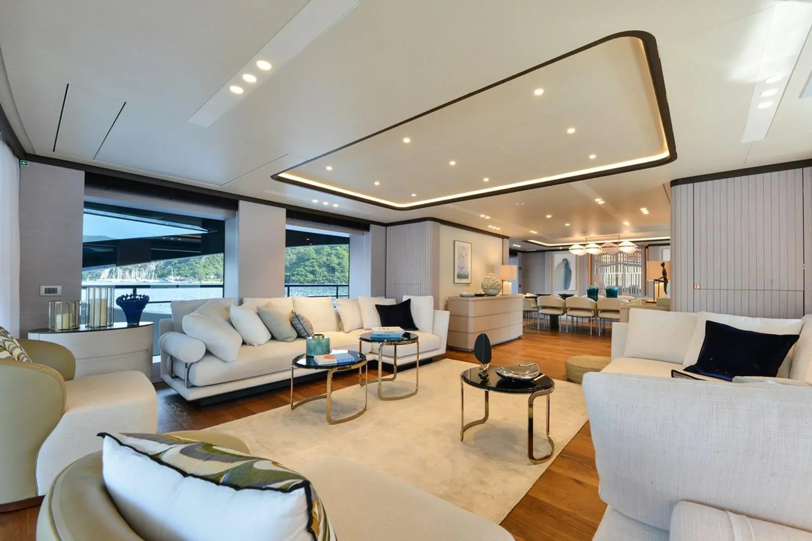 LUMIERE yacht detail photo