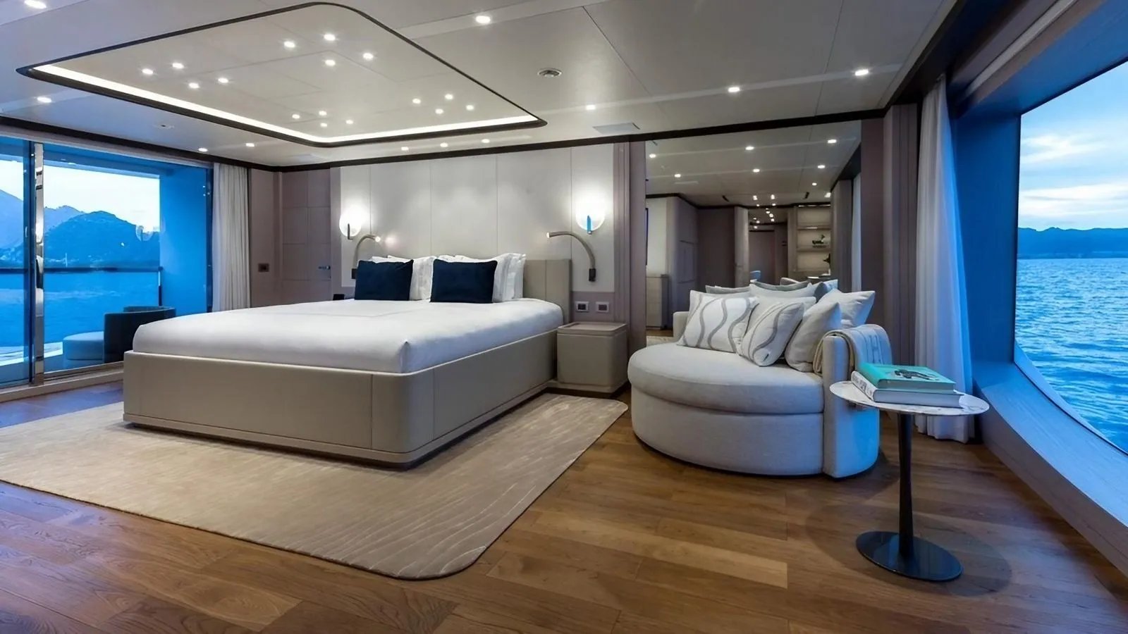 LUMIERE yacht detail photo