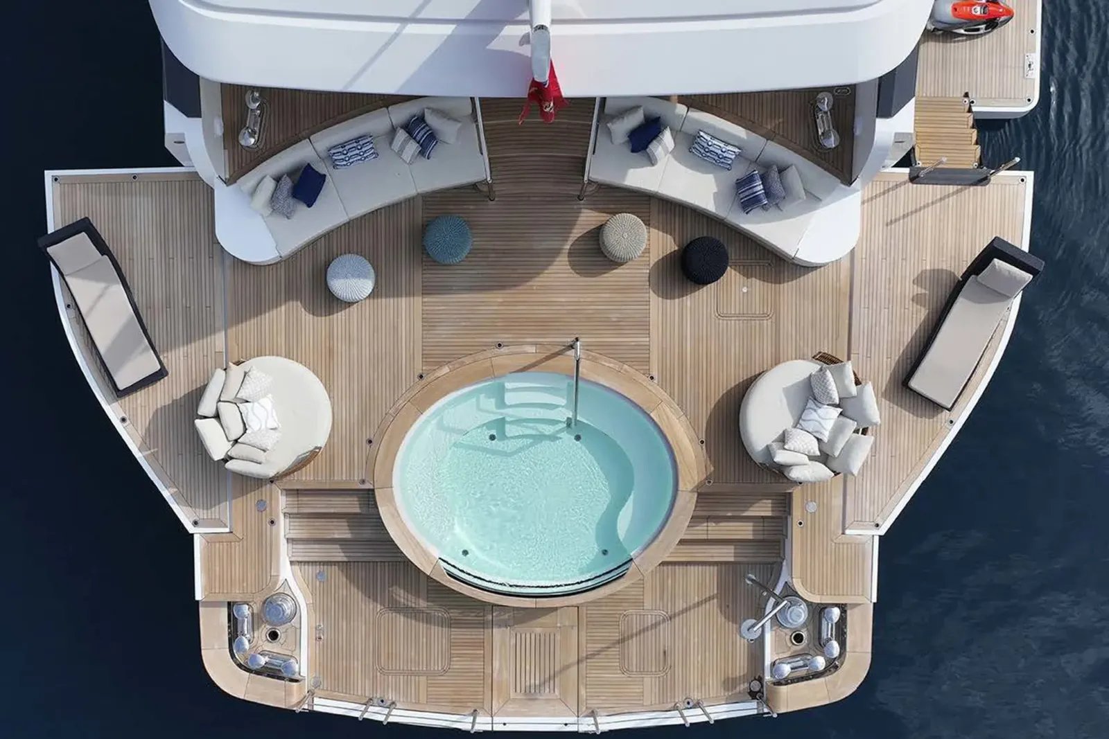 LUMIERE yacht detail photo