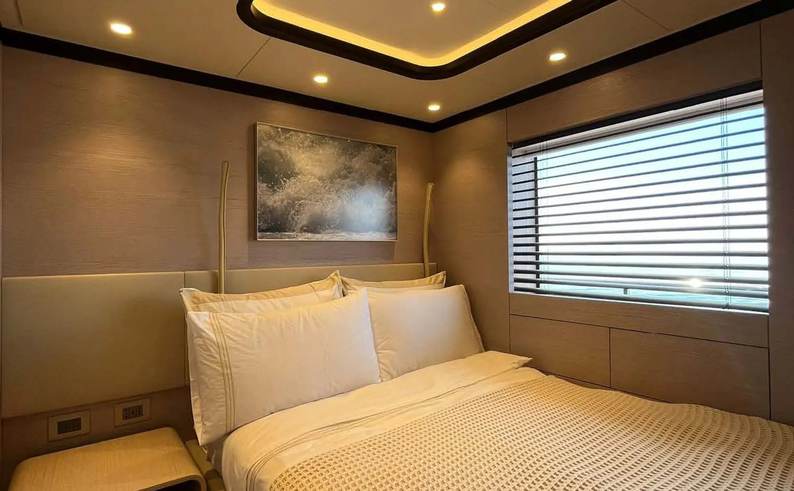 LUMIERE yacht detail photo