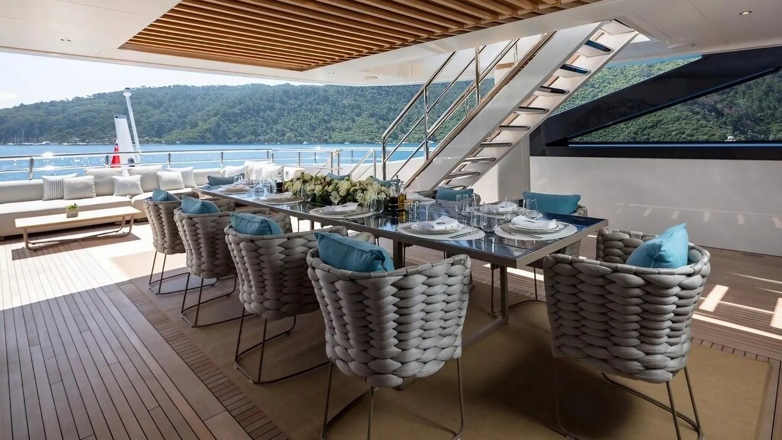 LUMIERE yacht detail photo