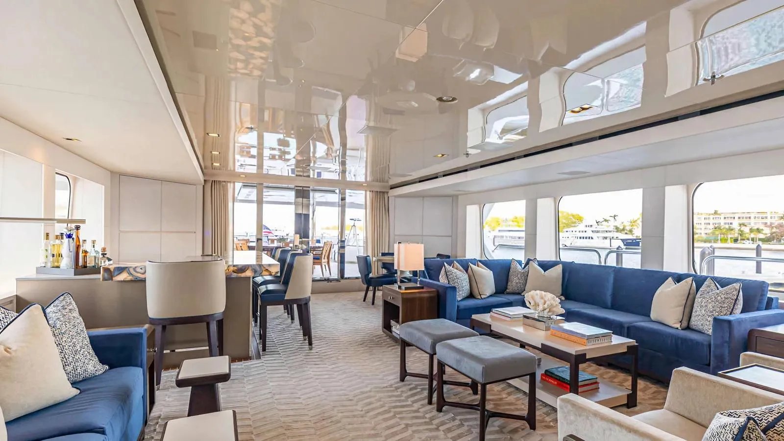 CHASSEUR yacht detail photo