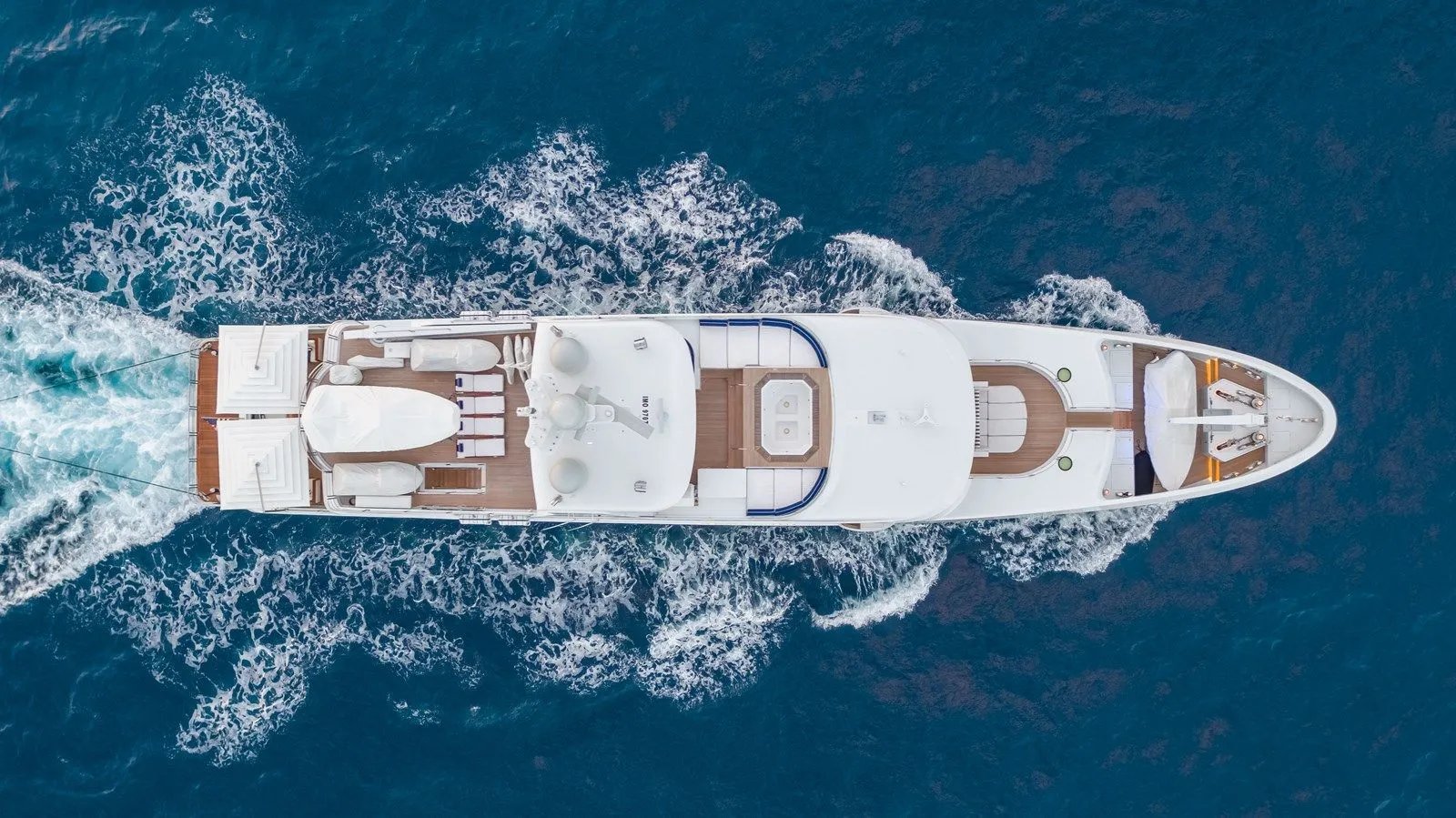 CHASSEUR sundeck lounge