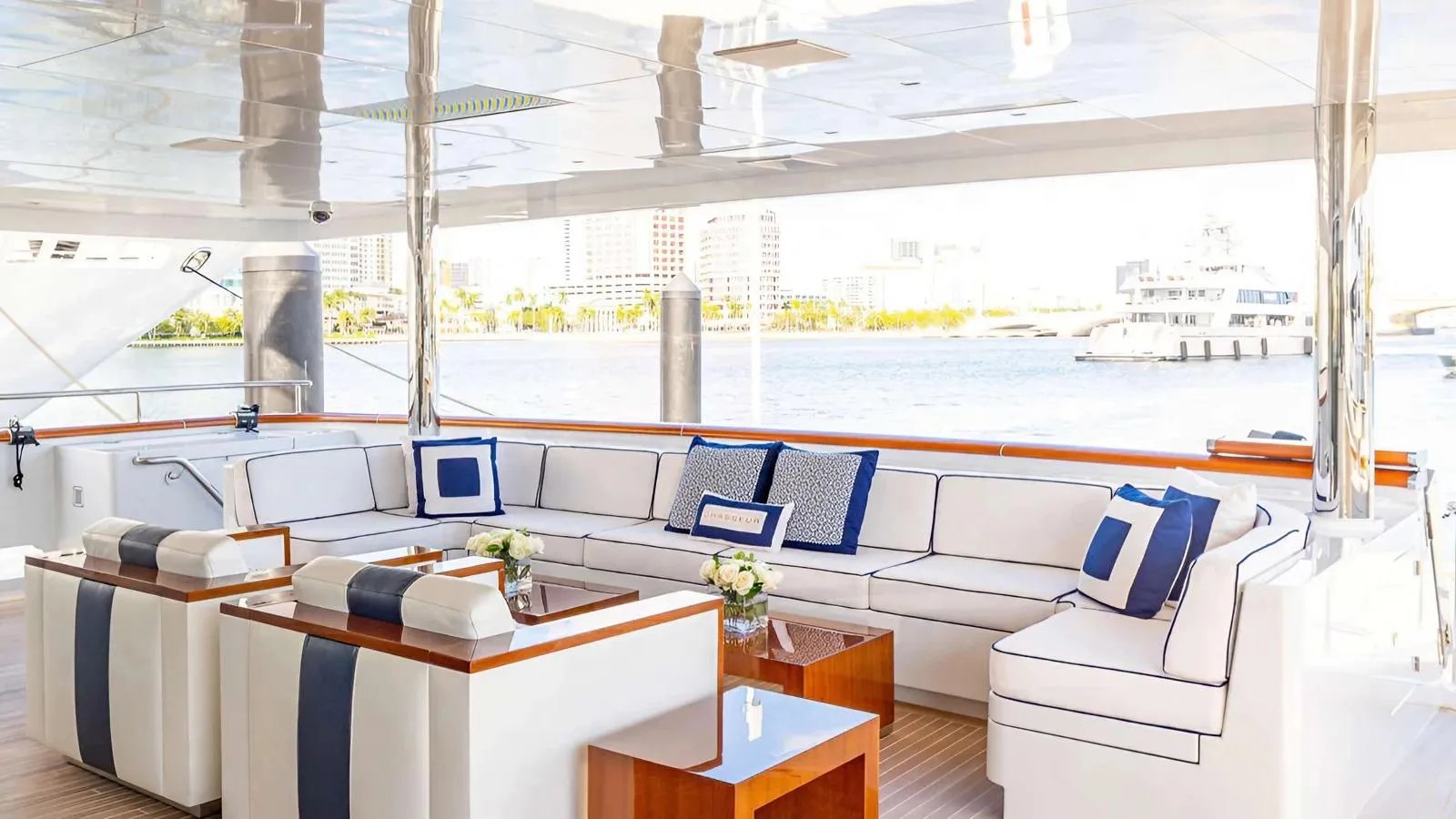 CHASSEUR yacht detail photo