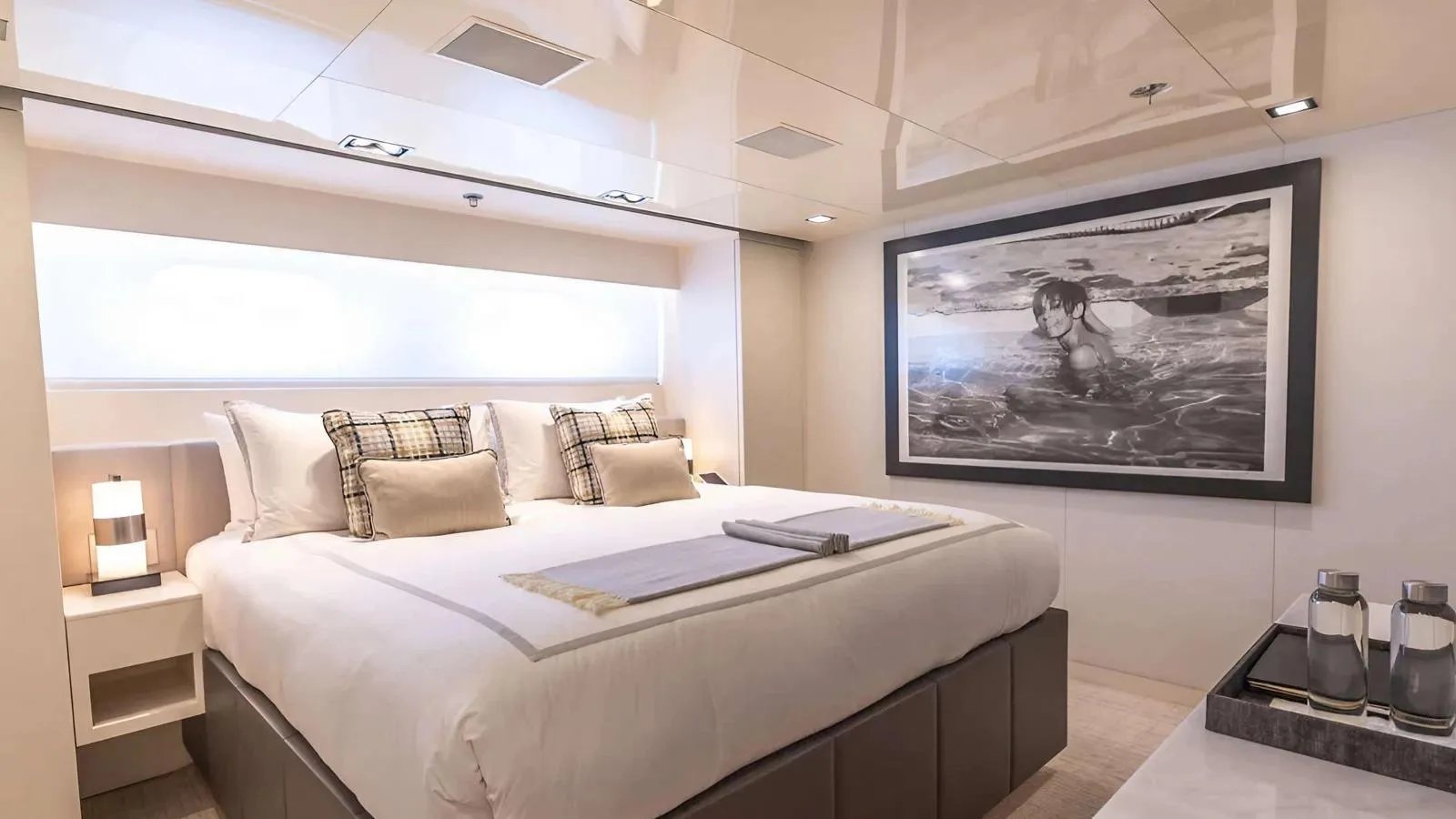 CHASSEUR yacht detail photo