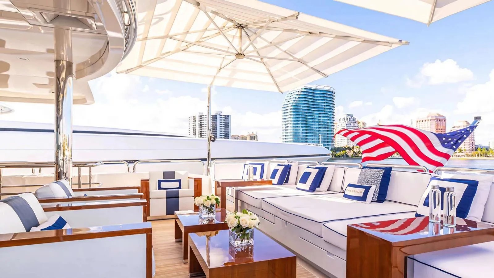 CHASSEUR yacht detail photo