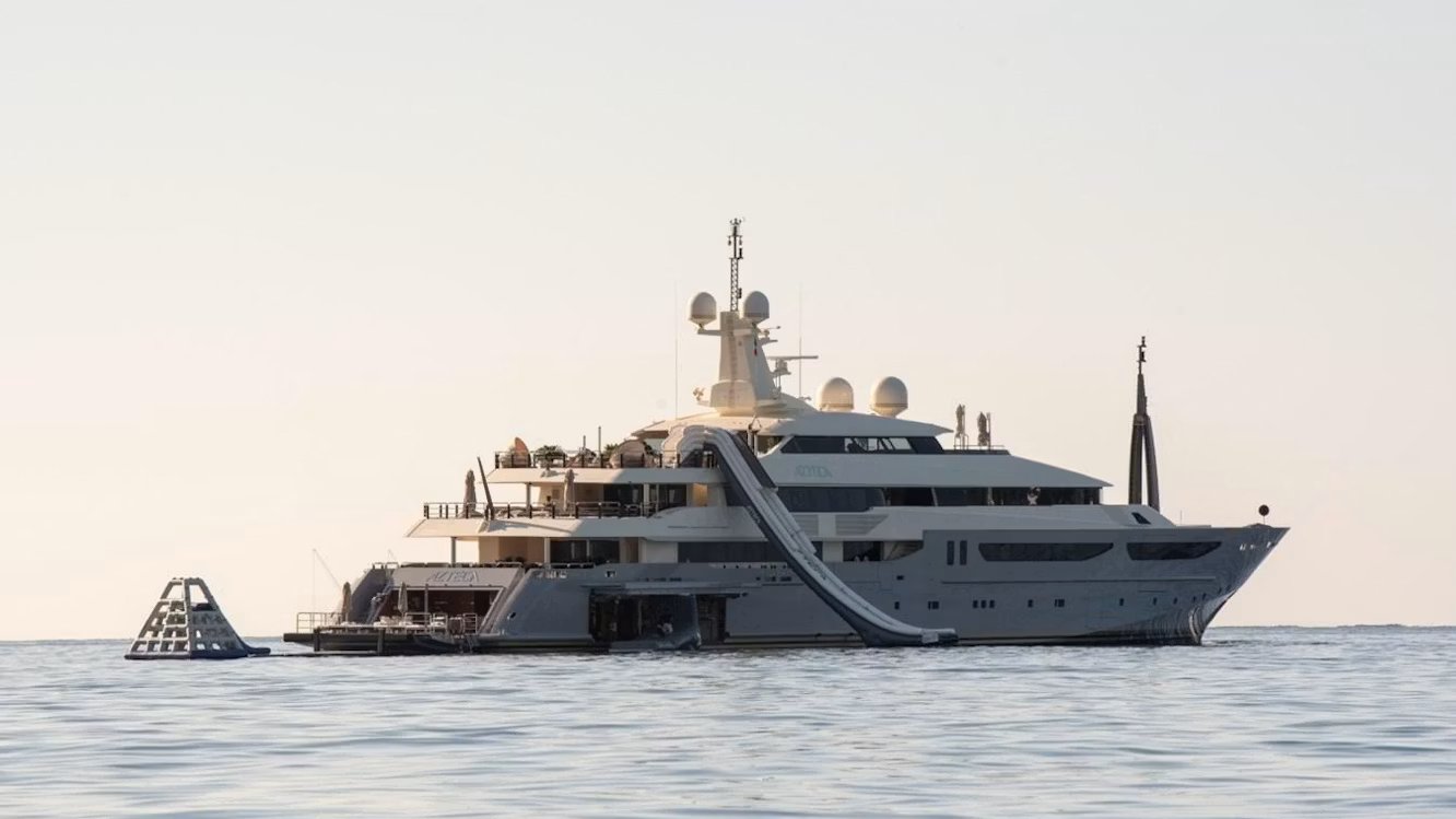 ARBEMA yacht exterior profile